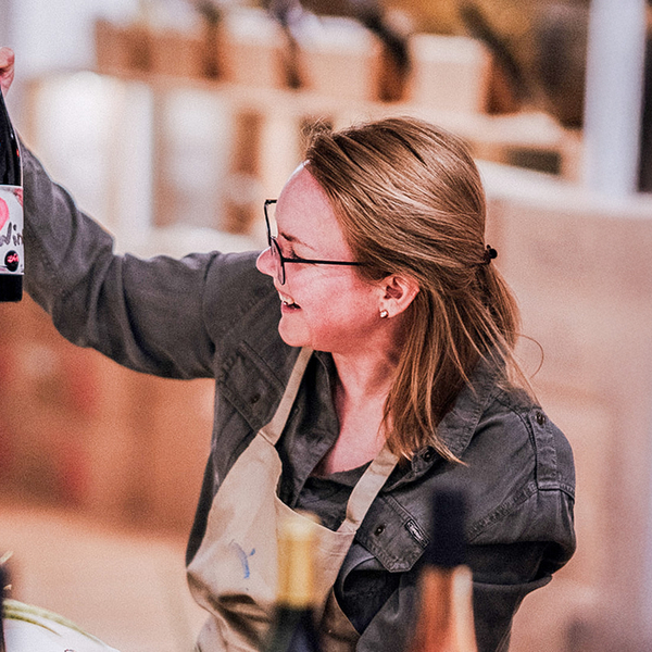 Weinetikett gestalten mit Wine Tasting Frankfurt (Ginnheim), mydays Erlebnisgutschein, als PDF ausdruckbar oder Versand mit Geschenkverpackung