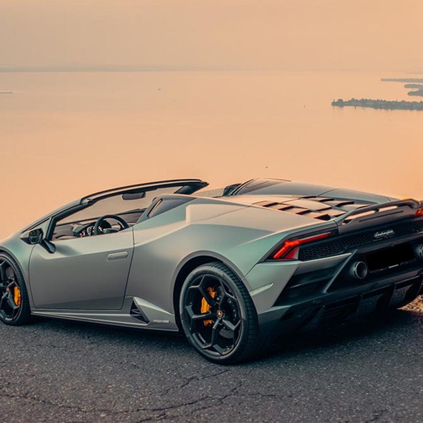 Lamborghini Huracan Evo Spyder fahren Widnau (6 Std.), mydays Erlebnisgutschein, als PDF ausdruckbar oder Versand mit Geschenkverpackung