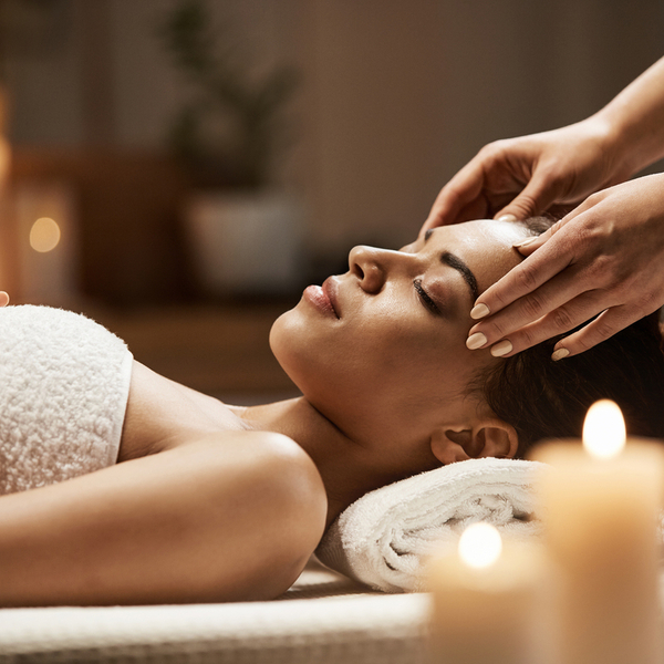 Ayurvedische Kopfmassage für Frauen Berlin, mydays Erlebnisgutschein, als PDF ausdruckbar oder Versand mit Geschenkverpackung
