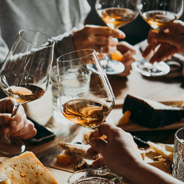 Wein & Käse Tasting in Frankfurt, mydays Erlebnisgutschein, als PDF ausdruckbar oder Versand mit Geschenkverpackung