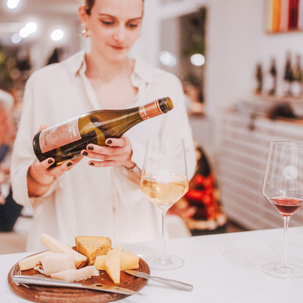 Wein & Käse Tasting Frankfurt (Nordend), mydays Erlebnisgutschein, als PDF ausdruckbar oder Versand mit Geschenkverpackung