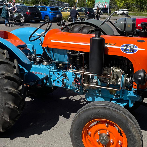 Lamborghini Traktor fahren Sindelfingen (Halbtags), mydays Erlebnisgutschein, als PDF ausdruckbar oder Versand mit Geschenkverpackung