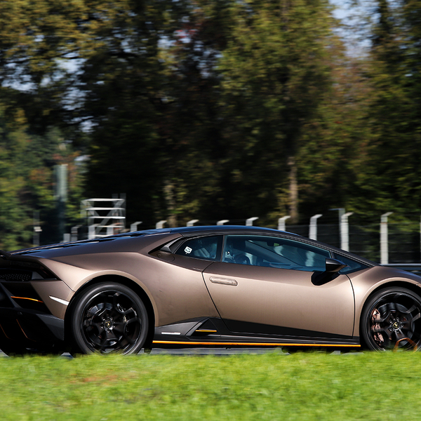 Lamborghini Huracán Evo fahren Hockenheim (1 Rd.), mydays Erlebnisgutschein, als PDF ausdruckbar oder Versand mit Geschenkverpackung