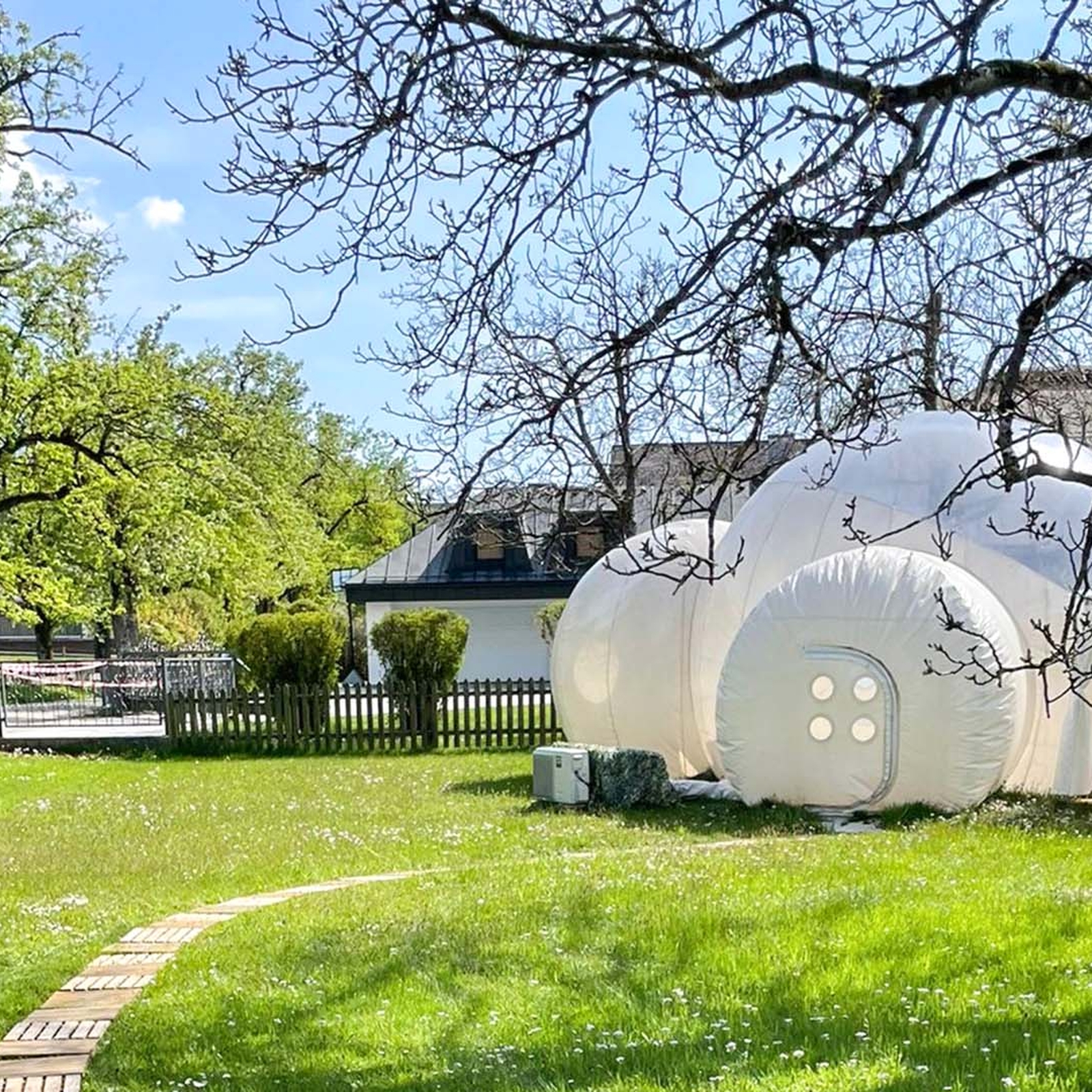 Außergewöhnliche Übernachtung im Bubble Tent Weyregg am Attersee für 2 (1 Nacht), mydays Erlebnisgutschein, als PDF ausdruckbar oder Versand mit Gesch
