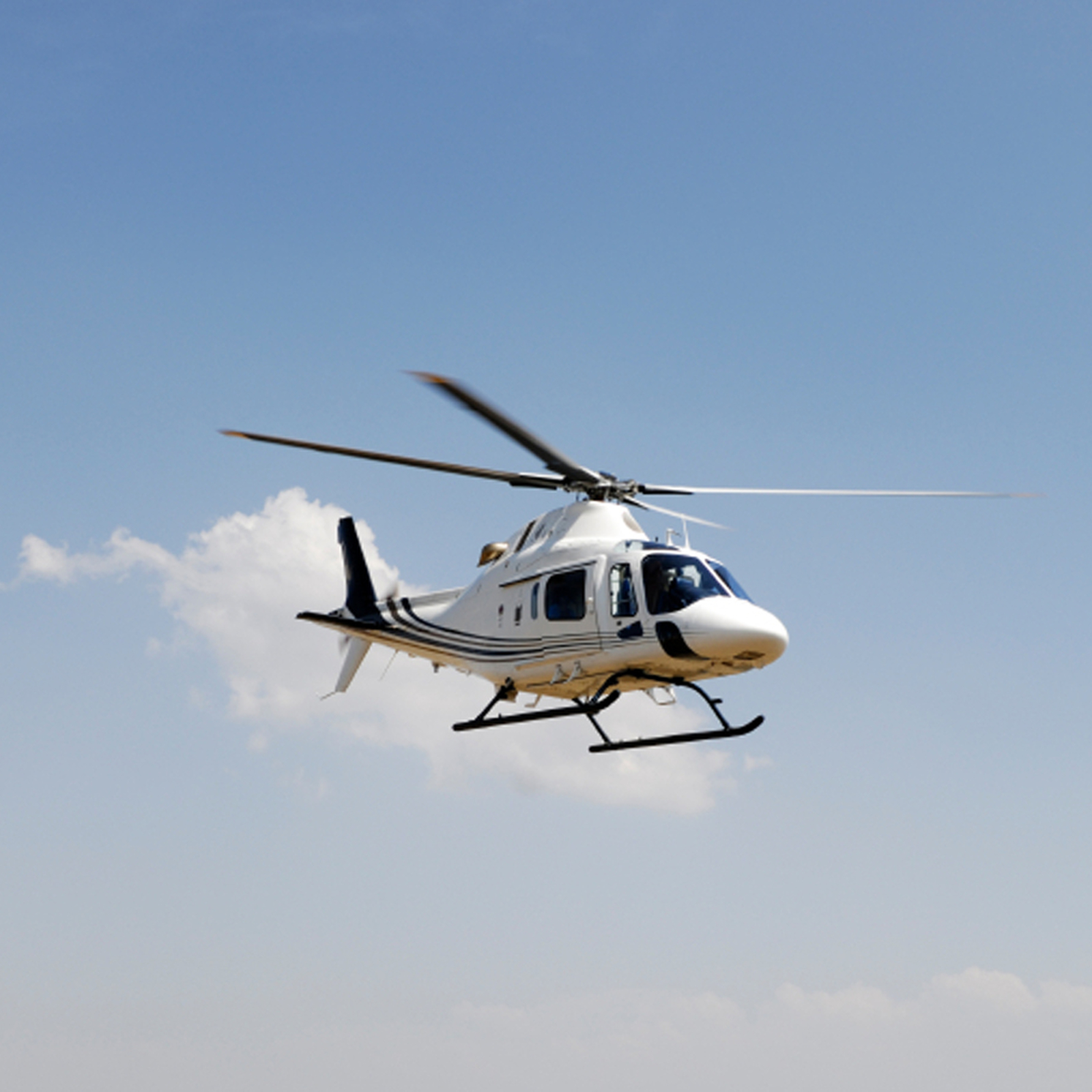 Hubschrauber-Rundflug über die Sächsische Schweiz, mydays Erlebnisgutschein, als PDF ausdruckbar oder Versand mit Geschenkverpackung