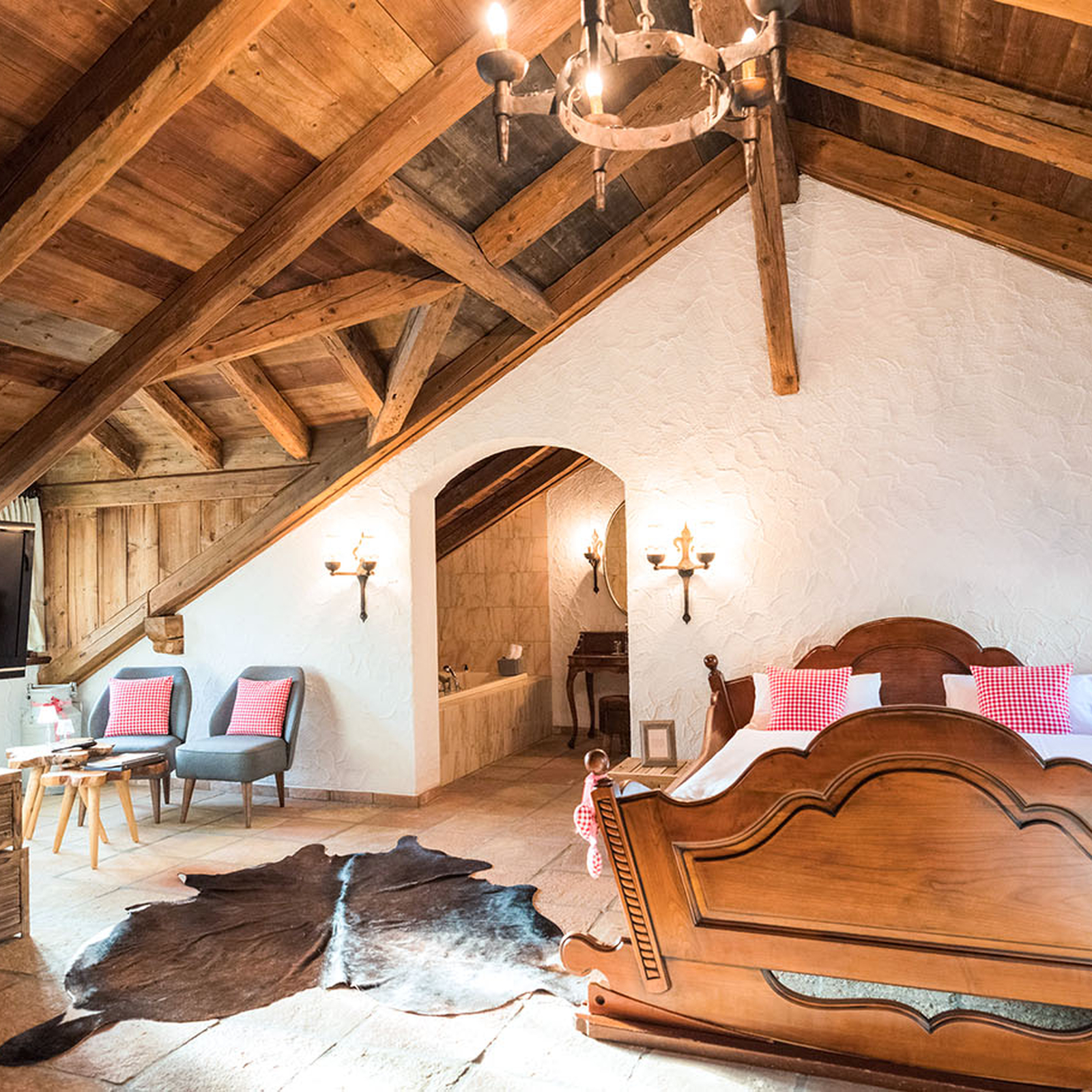 Kuscheltage im Schweizer Chalet am Vierwaldstätter See für 2, mydays Erlebnisgutschein, als PDF ausdruckbar oder Versand mit Geschenkverpackung