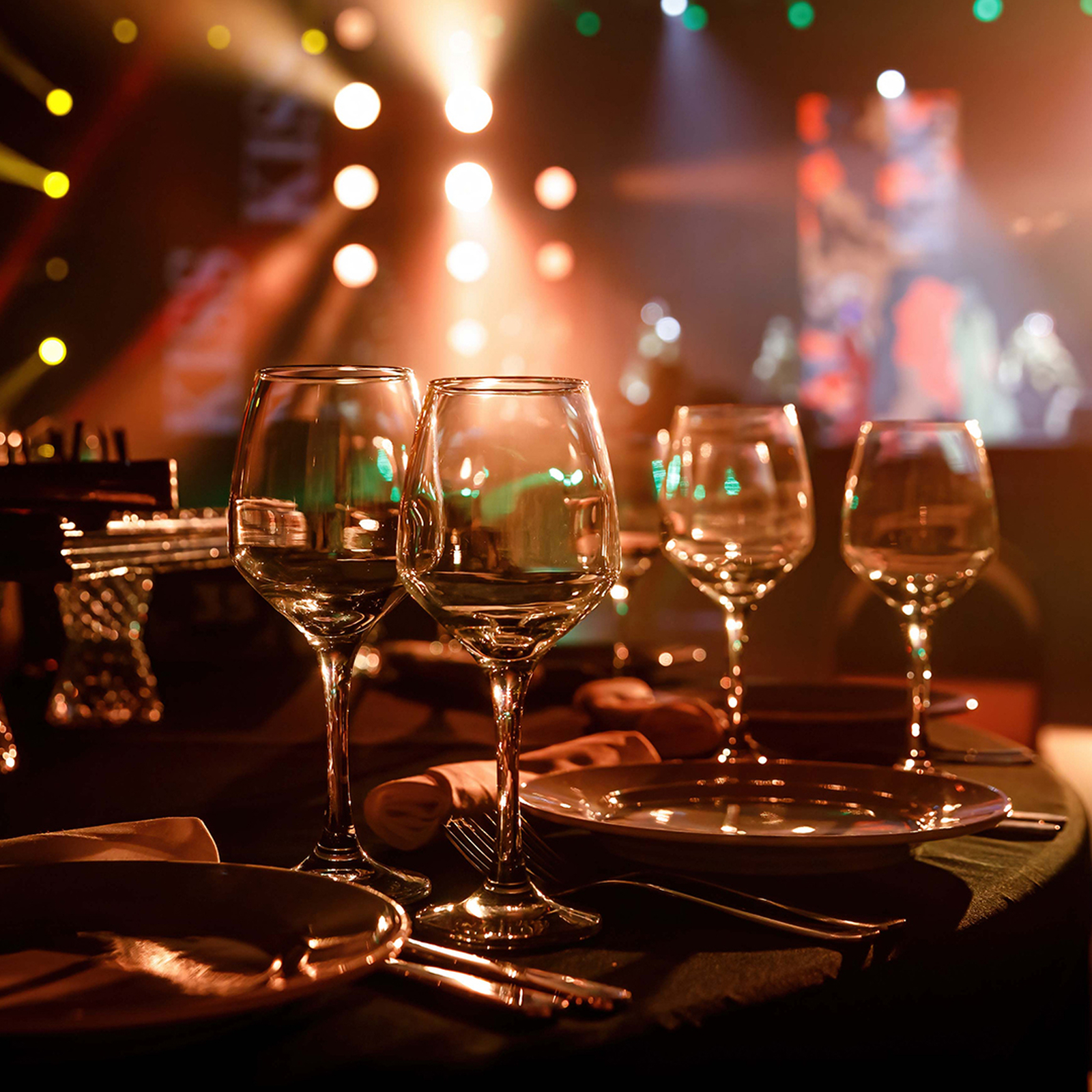 ABBA Dinner Show Wien, mydays Erlebnisgutschein, als PDF ausdruckbar oder Versand mit Geschenkverpackung