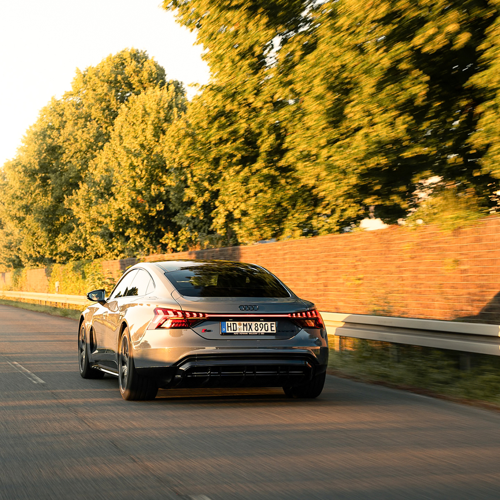 Audi RS e-tron GT fahren (1 Std.), mydays Erlebnisgutschein, als PDF ausdruckbar oder Versand mit Geschenkverpackung