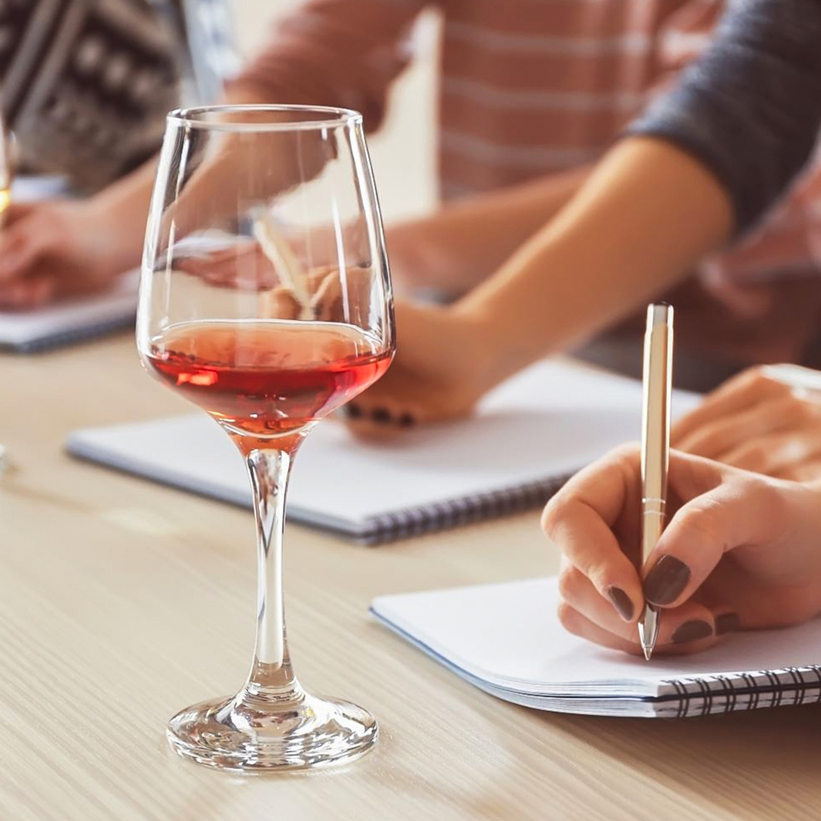 Wein-und Schaumweinseminar in der Villa Mumm Eltville, mydays Erlebnisgutschein, als PDF ausdruckbar oder Versand mit Geschenkverpackung