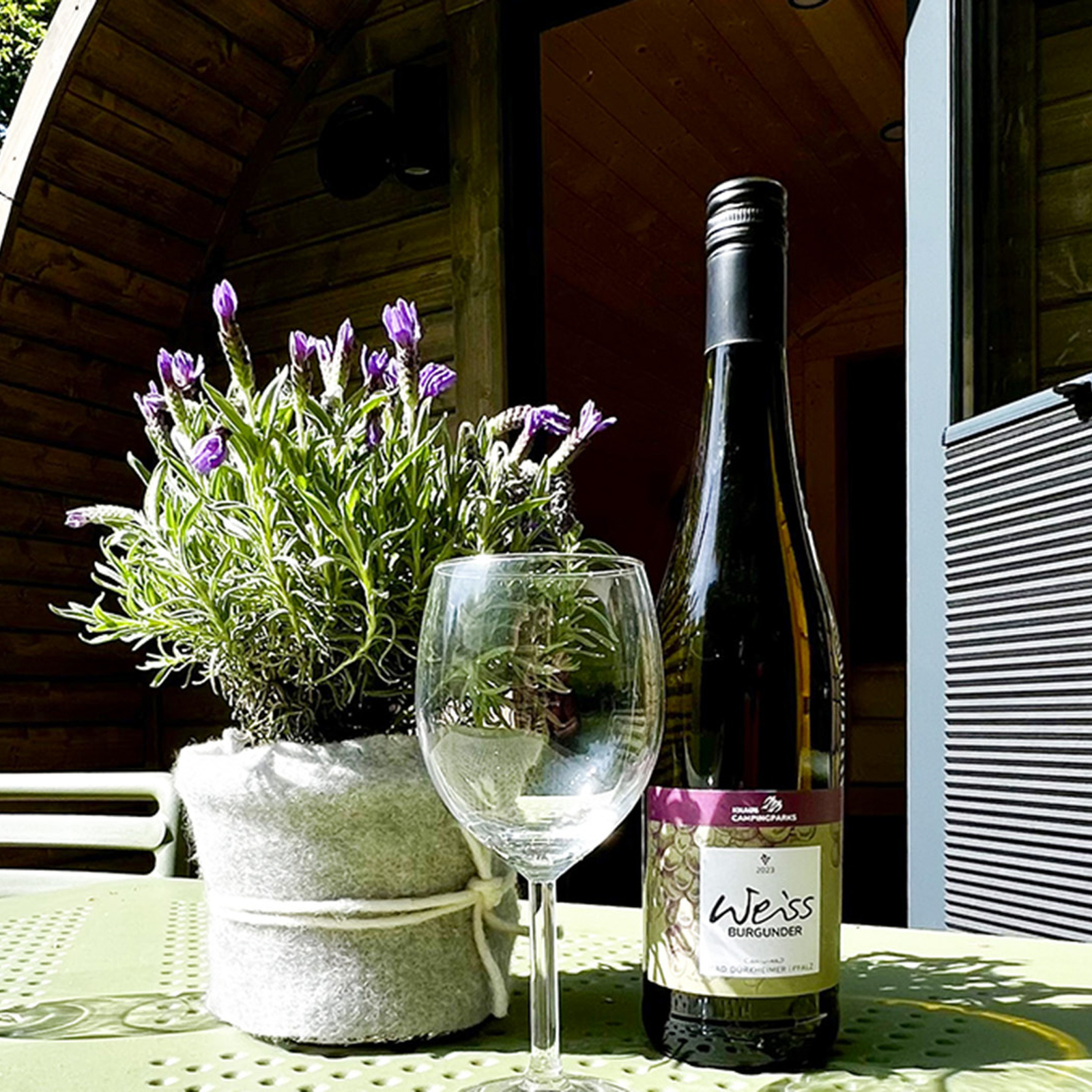 Übernachten im Camping POD Essen für 2 (1 Nacht), mydays Erlebnisgutschein, als PDF ausdruckbar oder Versand mit Geschenkverpackung