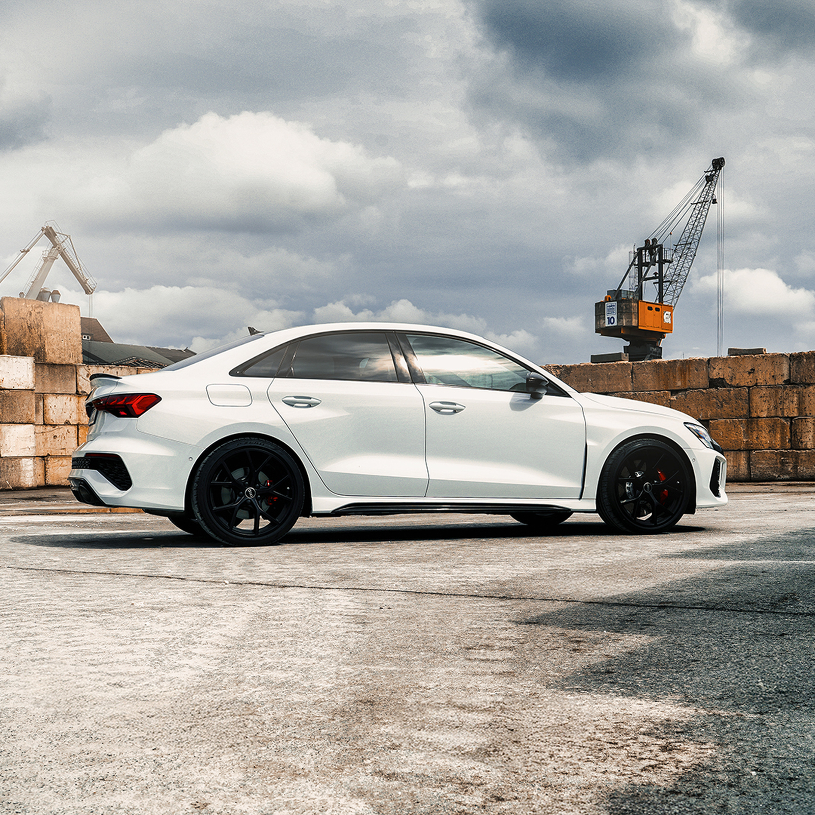 Audi RS3 mieten (Wochenendmiete) Nordstemmen, mydays Erlebnisgutschein, als PDF ausdruckbar oder Versand mit Geschenkverpackung