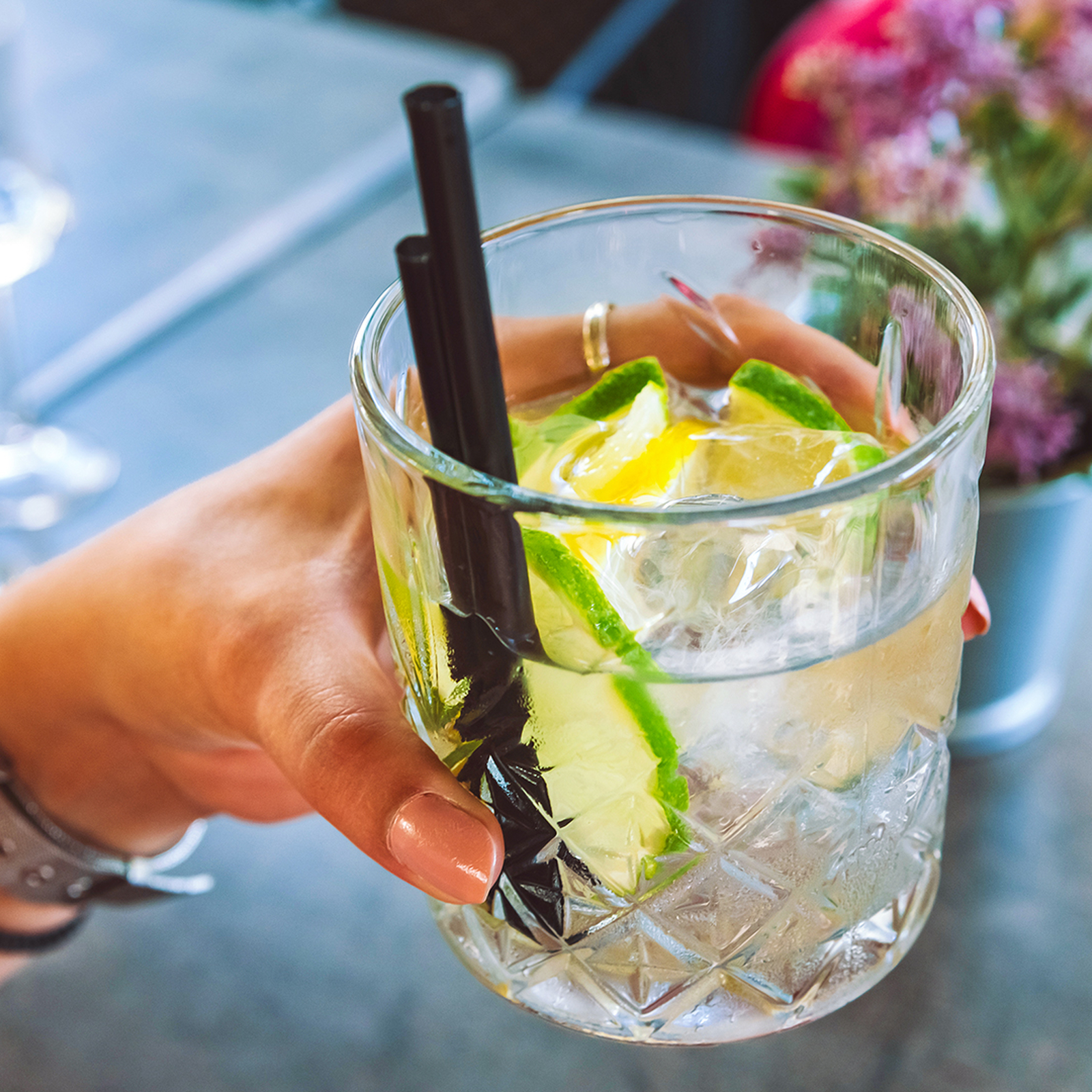 Gin Tasting Berlin (7 Premium Gins), mydays Erlebnisgutschein, als PDF ausdruckbar oder Versand mit Geschenkverpackung