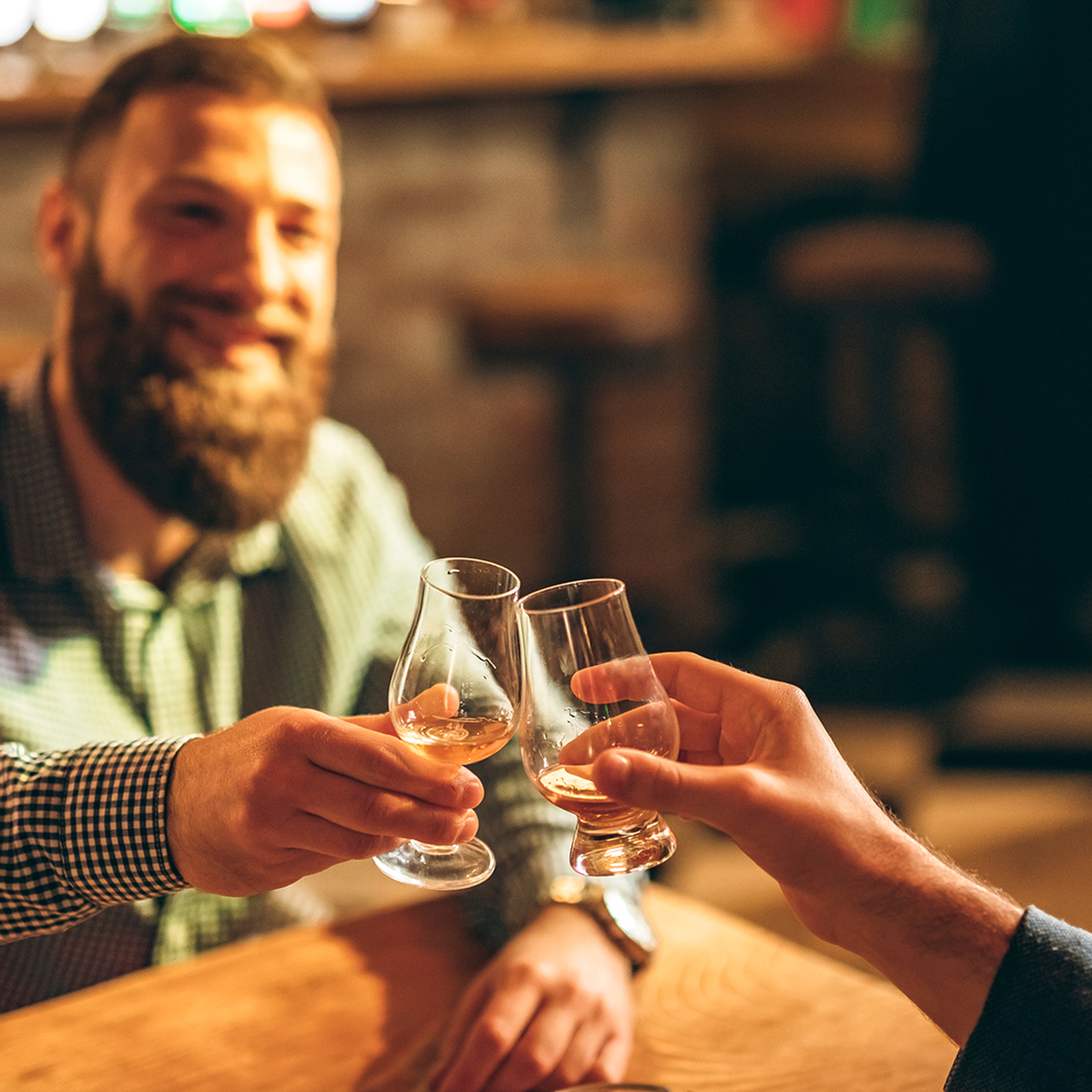 Whisky Tasting Hamburg (6 Premium Sorten), mydays Erlebnisgutschein, als PDF ausdruckbar oder Versand mit Geschenkverpackung