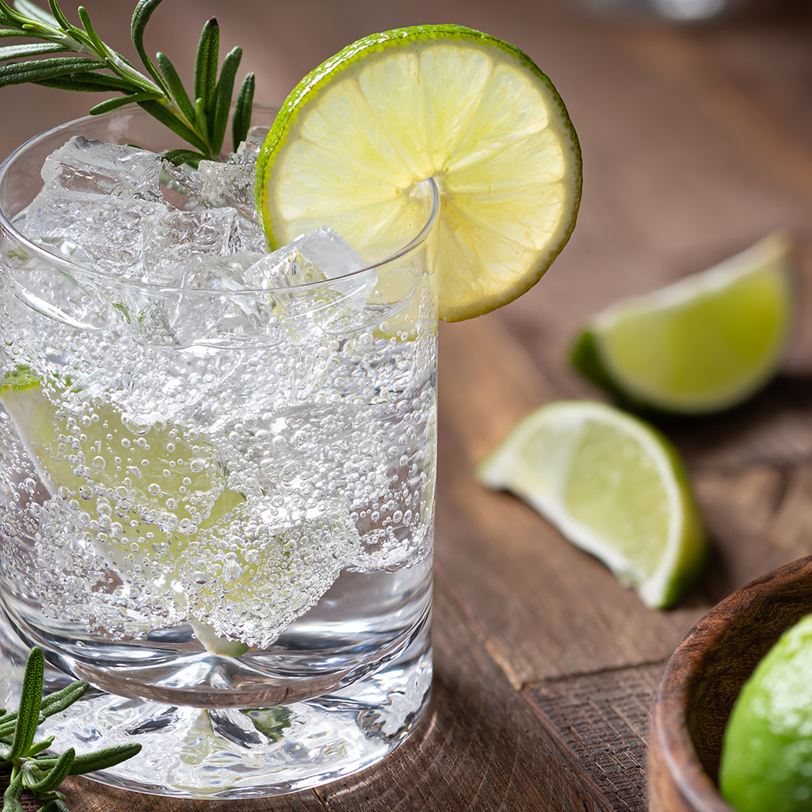 Gin Tasting Hamburg (8 Premium Gins), mydays Erlebnisgutschein, als PDF ausdruckbar oder Versand mit Geschenkverpackung