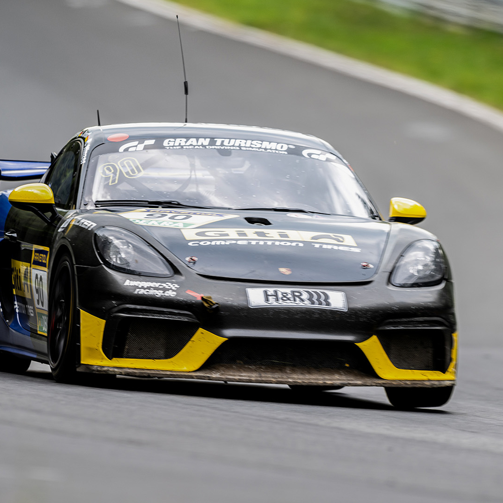 Renntaxi Porsche GT4 Nürburgring, mydays Erlebnisgutschein, als PDF ausdruckbar oder Versand mit Geschenkverpackung