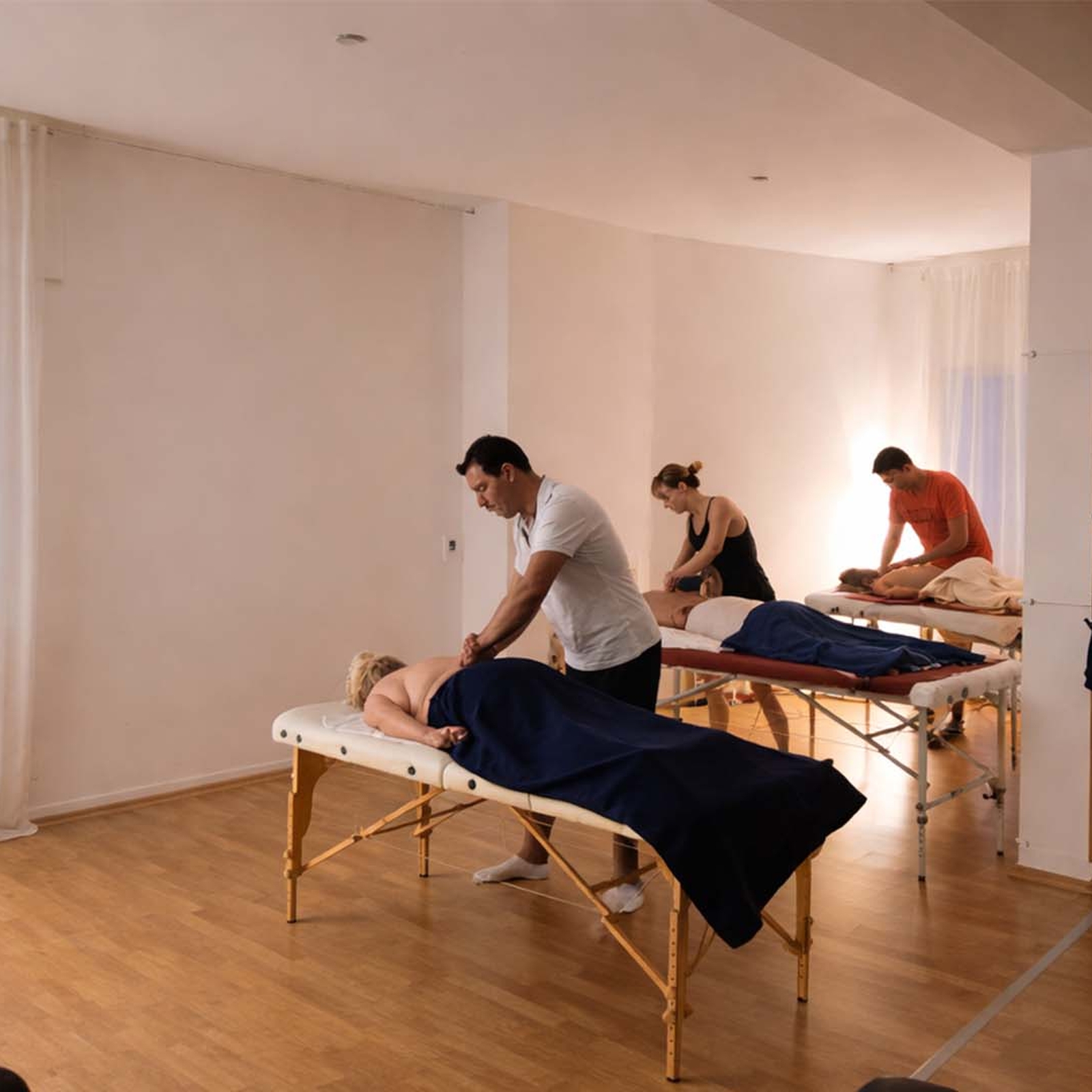 Paar Massagekurs Stuttgart, mydays Erlebnisgutschein, als PDF ausdruckbar oder Versand mit Geschenkverpackung