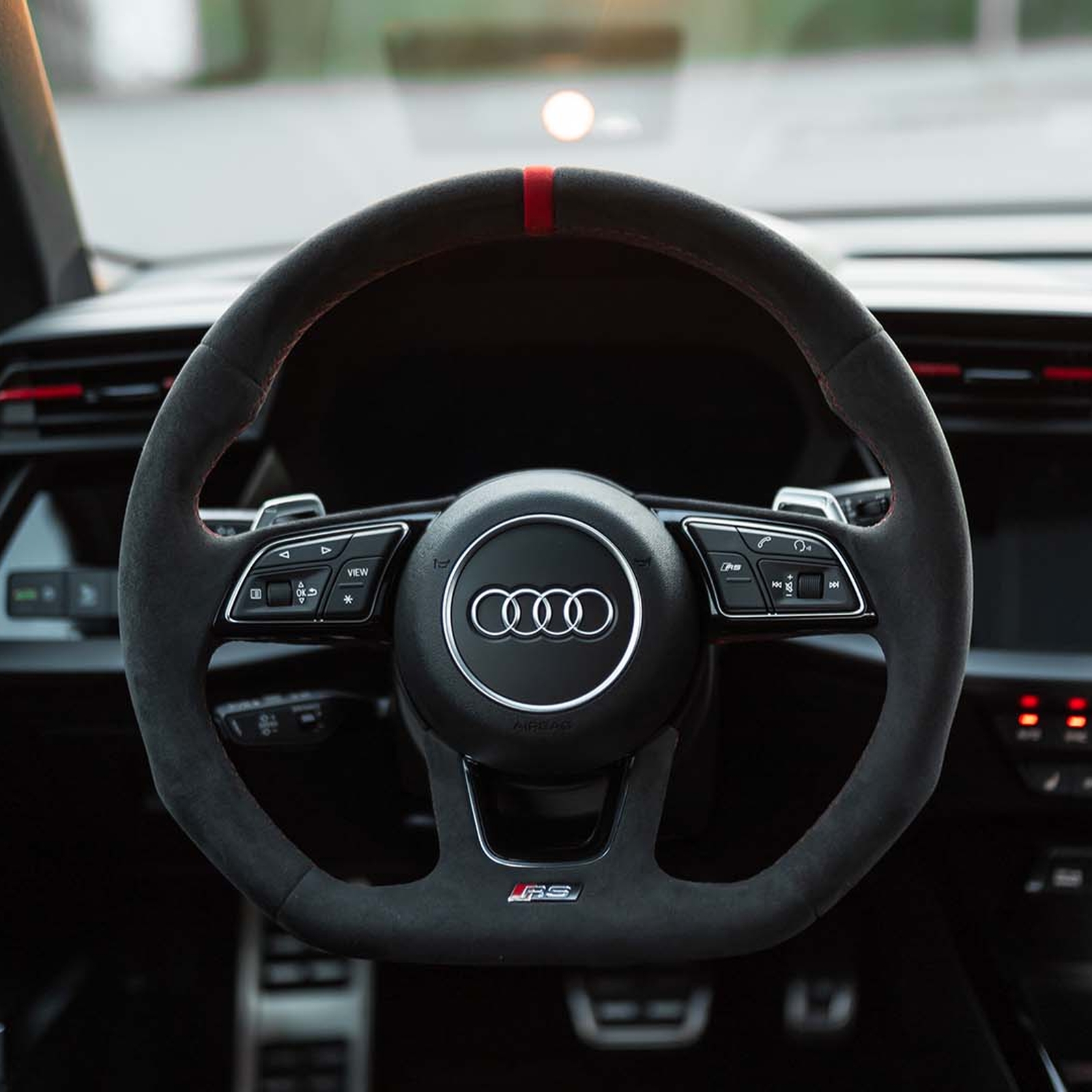Audi RS3 Limousine mieten Bielefeld (Wochenendmiete), mydays Erlebnisgutschein, als PDF ausdruckbar oder Versand mit Geschenkverpackung