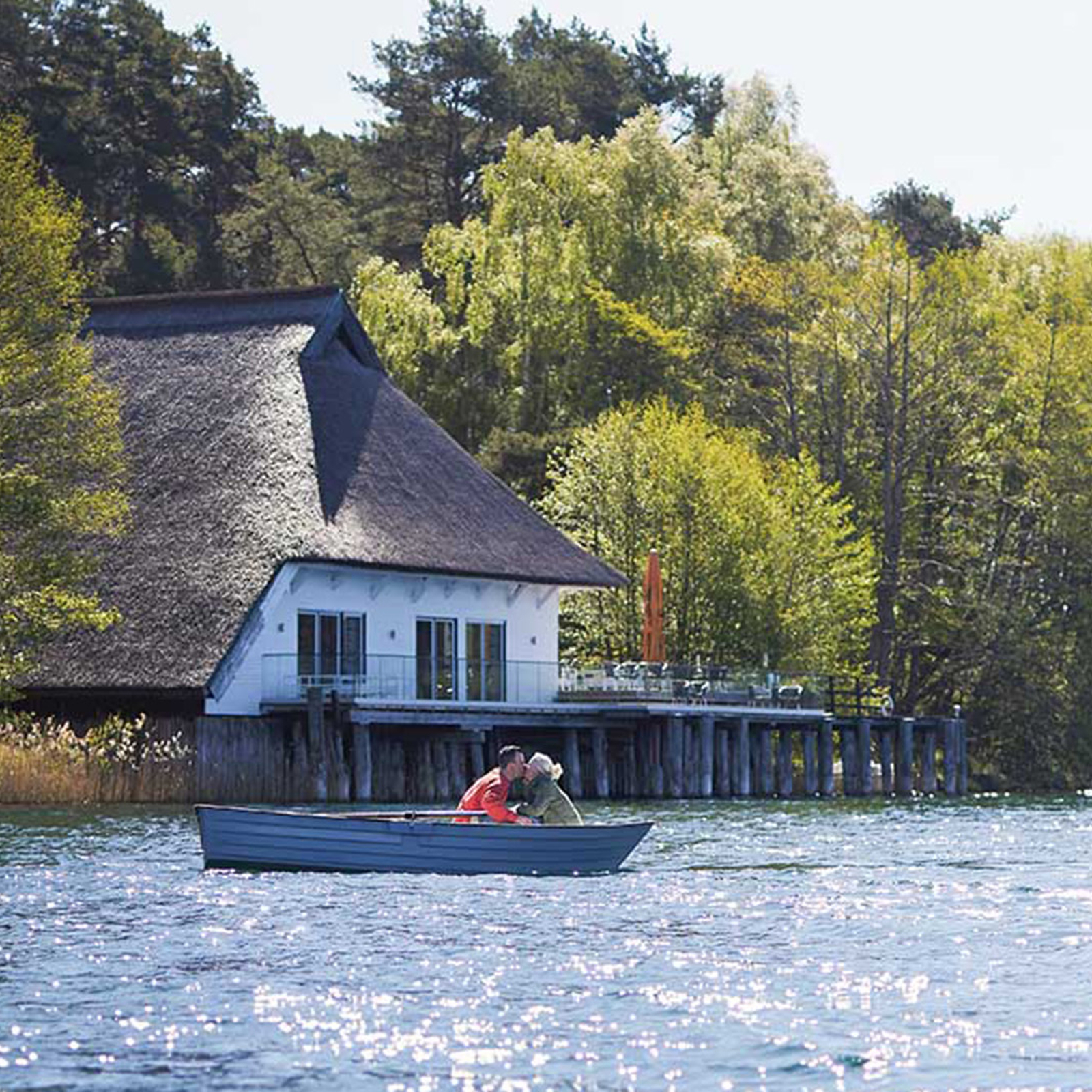 Luxus Romantikurlaub am Drewitzer See für 2 (2 Nächte), mydays Erlebnisgutschein, als PDF ausdruckbar oder Versand mit Geschenkverpackung