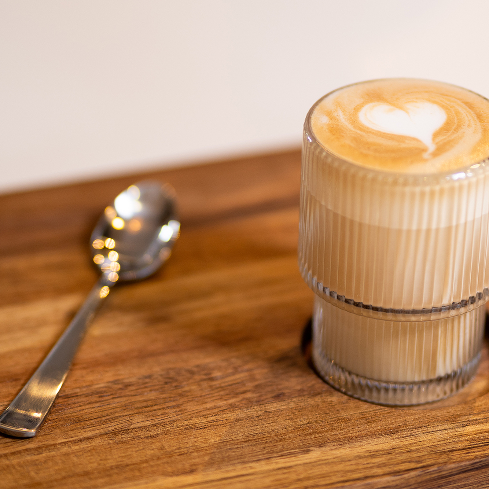 Latte Art Kurs Frankfurt am Main, mydays Erlebnisgutschein, als PDF ausdruckbar oder Versand mit Geschenkverpackung