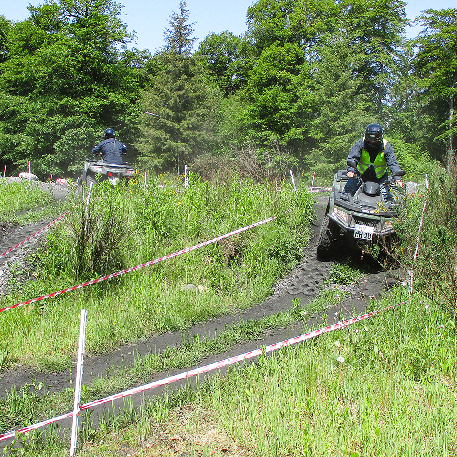 Quad On- & Offroad Tour am Nürburgring, mydays Erlebnisgutschein, als PDF ausdruckbar oder Versand mit Geschenkverpackung