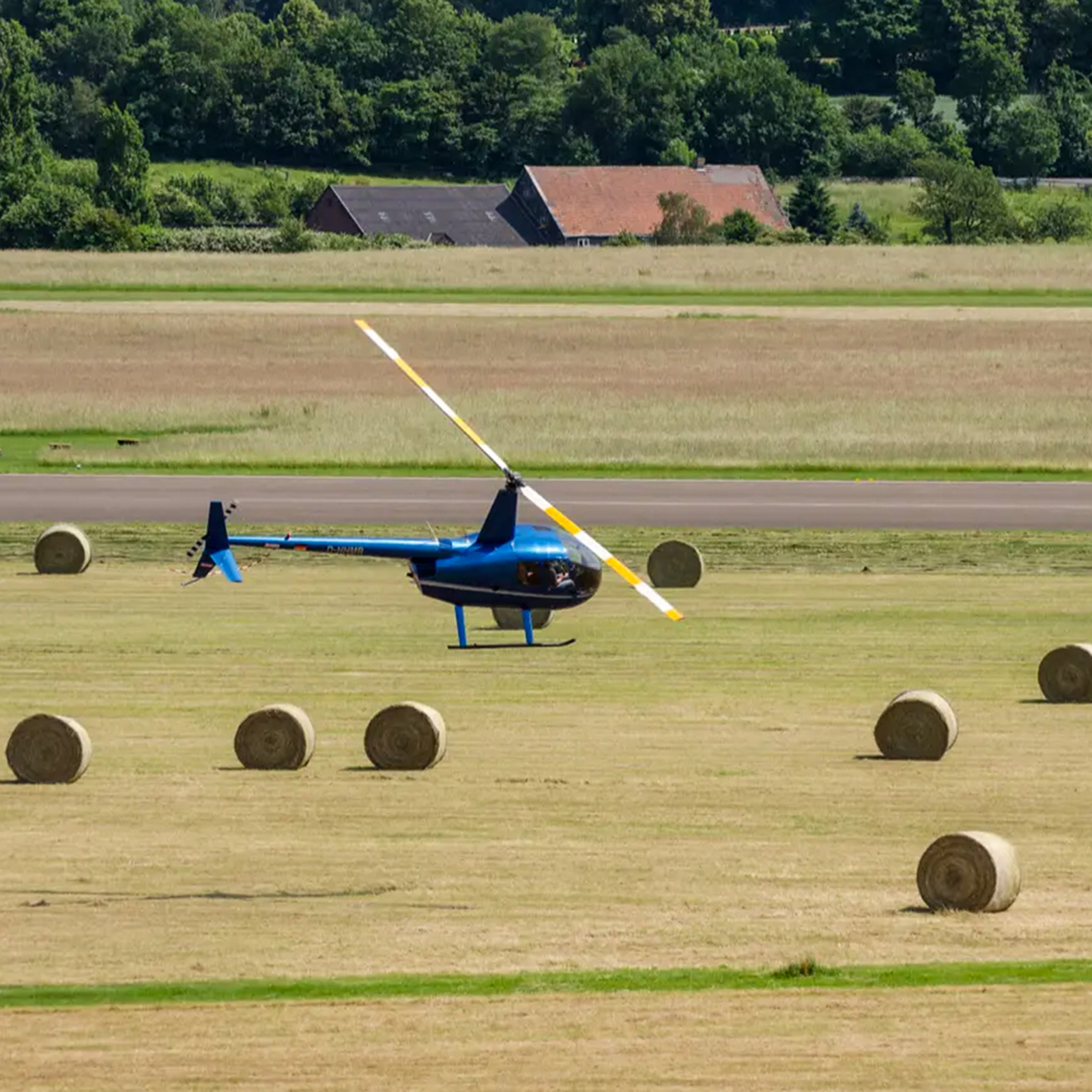 Hubschrauber Rundflug Nobitz (20 Min.), mydays Erlebnisgutschein, als PDF ausdruckbar oder Versand mit Geschenkverpackung