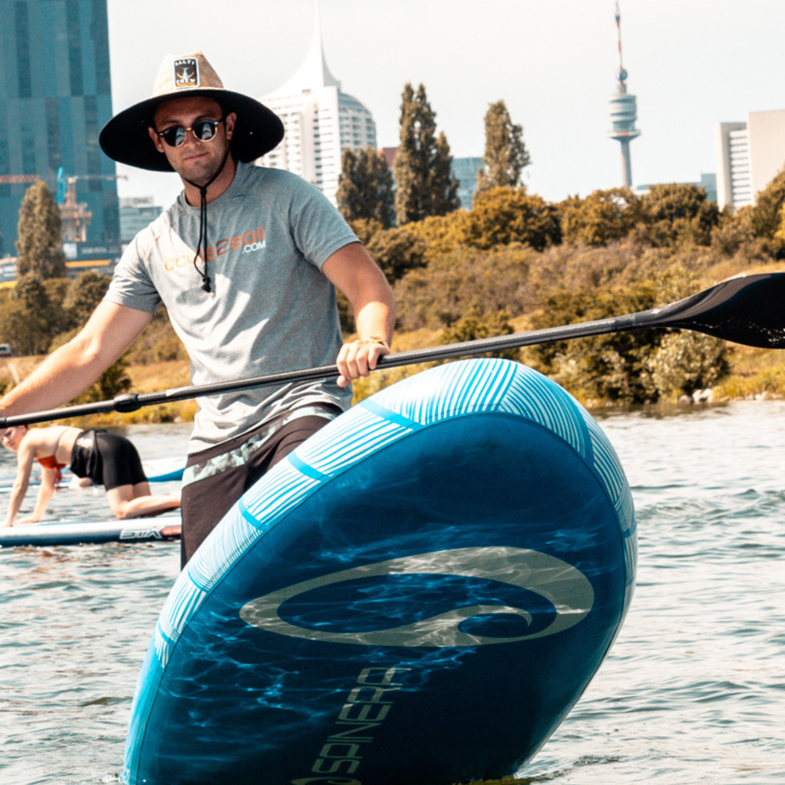 SUP Basic Kurs Wien, mydays Erlebnisgutschein, als PDF ausdruckbar oder Versand mit Geschenkverpackung