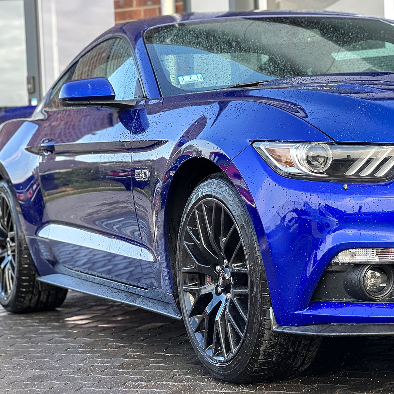 Ford Mustang fahren Osdorf (7 Std.), mydays Erlebnisgutschein, als PDF ausdruckbar oder Versand mit Geschenkverpackung