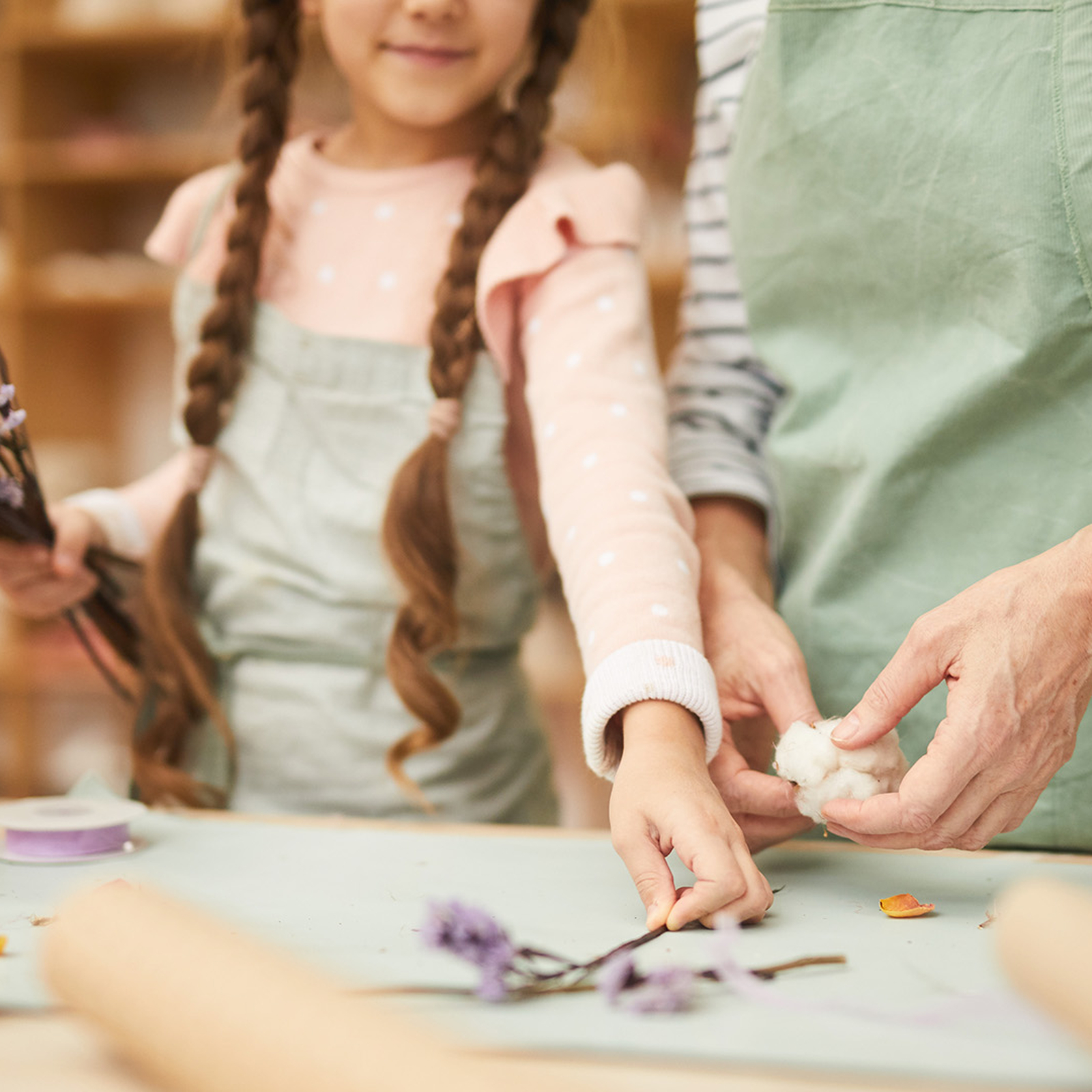 Buchstaben mit Trockenblumen selber machen München, mydays Erlebnisgutschein, als PDF ausdruckbar oder Versand mit Geschenkverpackung