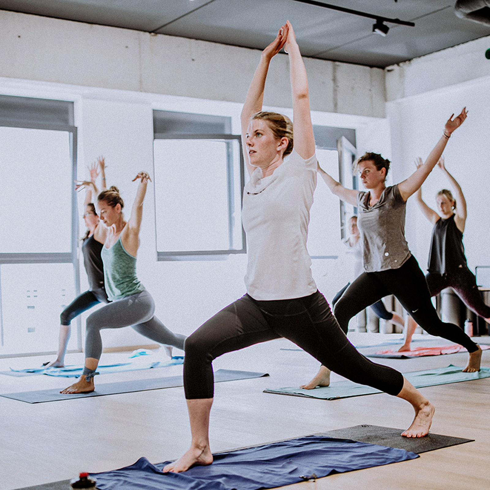 Stretch & Tone Pilates München (50 Min.), mydays Erlebnisgutschein, als PDF ausdruckbar oder Versand mit Geschenkverpackung