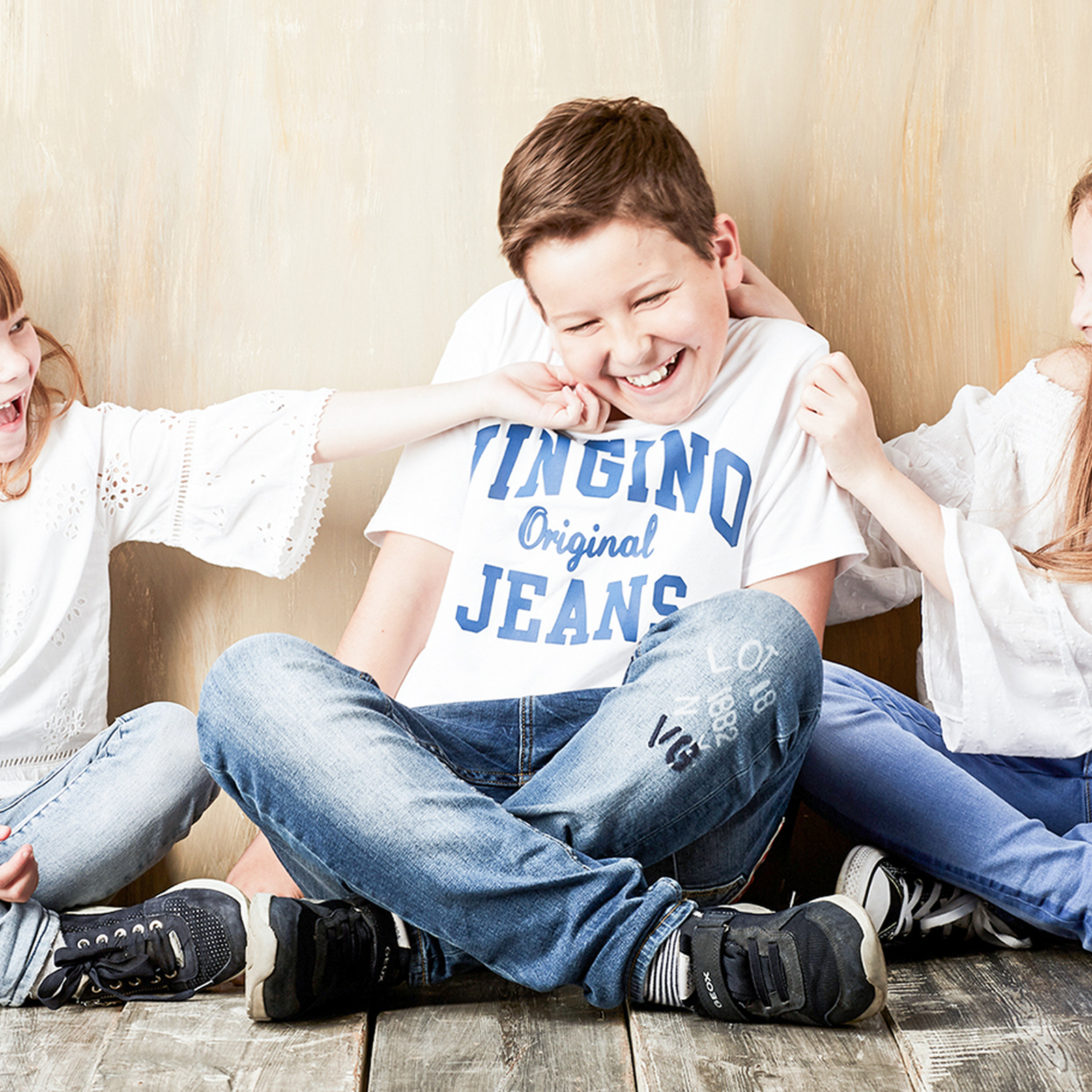 Familien Fotoshooting & Frühstück Wertingen, mydays Erlebnisgutschein, als PDF ausdruckbar oder Versand mit Geschenkverpackung