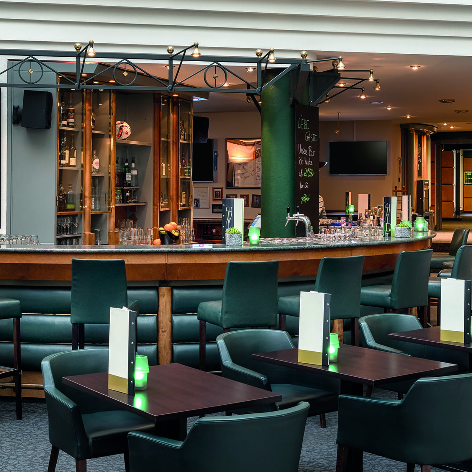 Städtetrip Leipzig für 2 (2 Nächte) mit Stadtrundfahrt, mydays Erlebnisgutschein, als PDF ausdruckbar oder Versand mit Geschenkverpackung