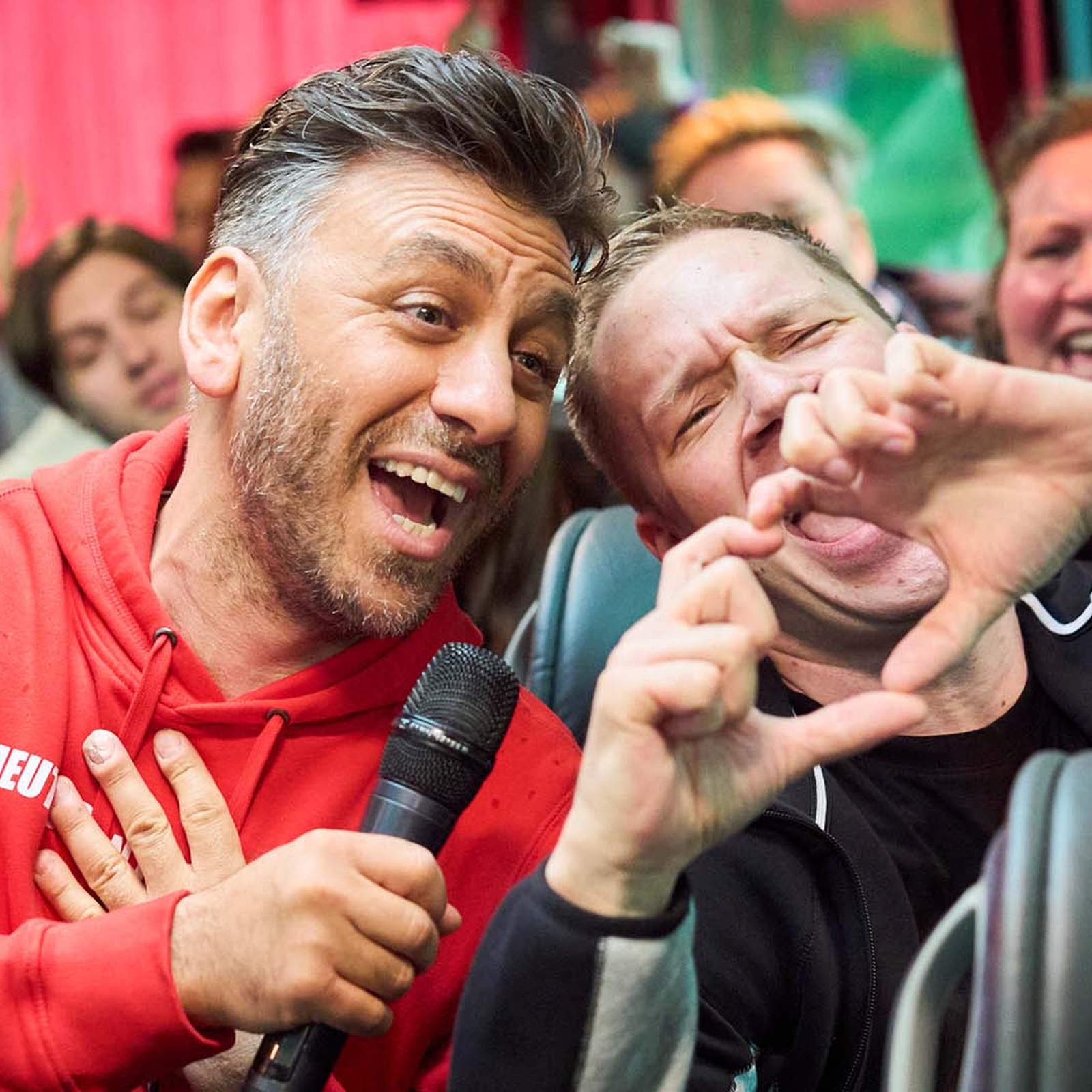 Comedy Tour Dresden, mydays Erlebnisgutschein, als PDF ausdruckbar oder Versand mit Geschenkverpackung