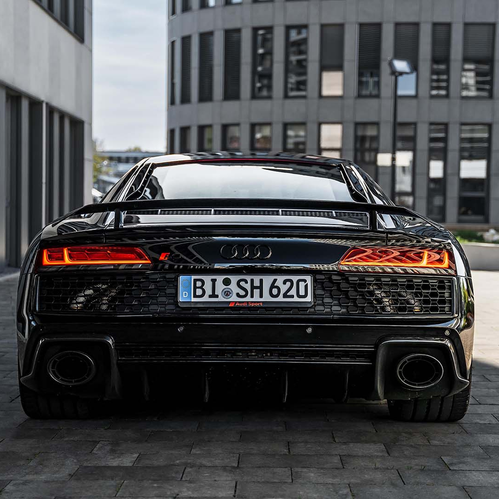 Audi R8 mieten Bielefeld (1 Tag), mydays Erlebnisgutschein, als PDF ausdruckbar oder Versand mit Geschenkverpackung