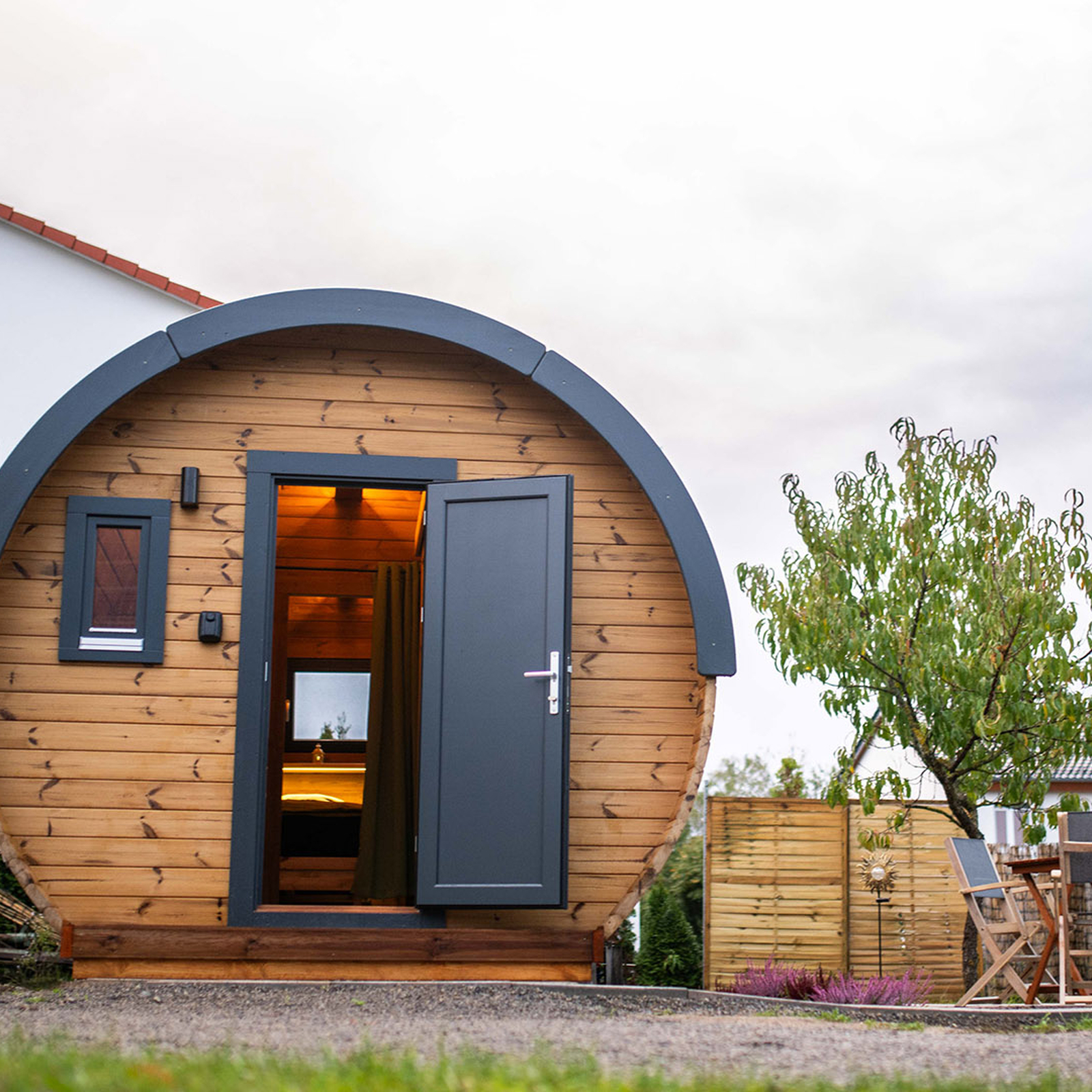 Übernachtung im Fass Franken für 2 (1 Nacht), mydays Erlebnisgutschein, als PDF ausdruckbar oder Versand mit Geschenkverpackung