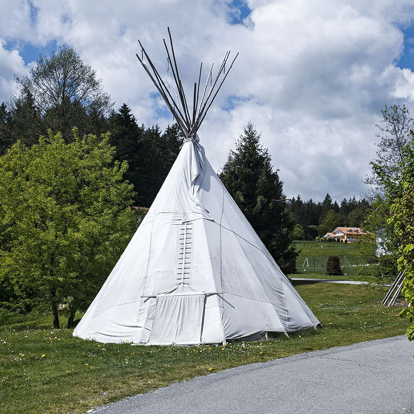 Kurzurlaub im Tipi Viechtach für 2 (2 Nächte), mydays Erlebnisgutschein, als PDF ausdruckbar oder Versand mit Geschenkverpackung