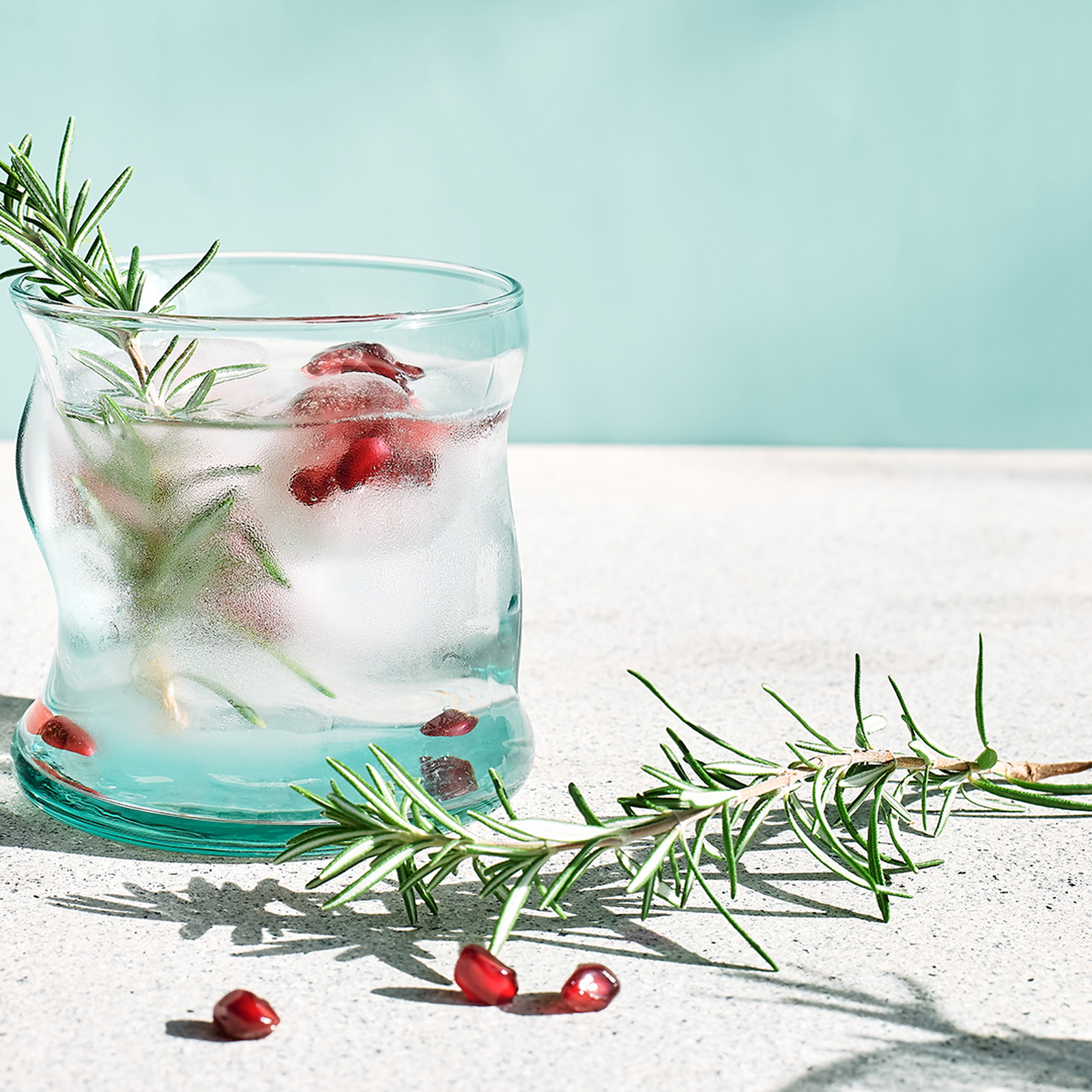 Gin Tasting Berlin (8 Premium Gins), mydays Erlebnisgutschein, als PDF ausdruckbar oder Versand mit Geschenkverpackung