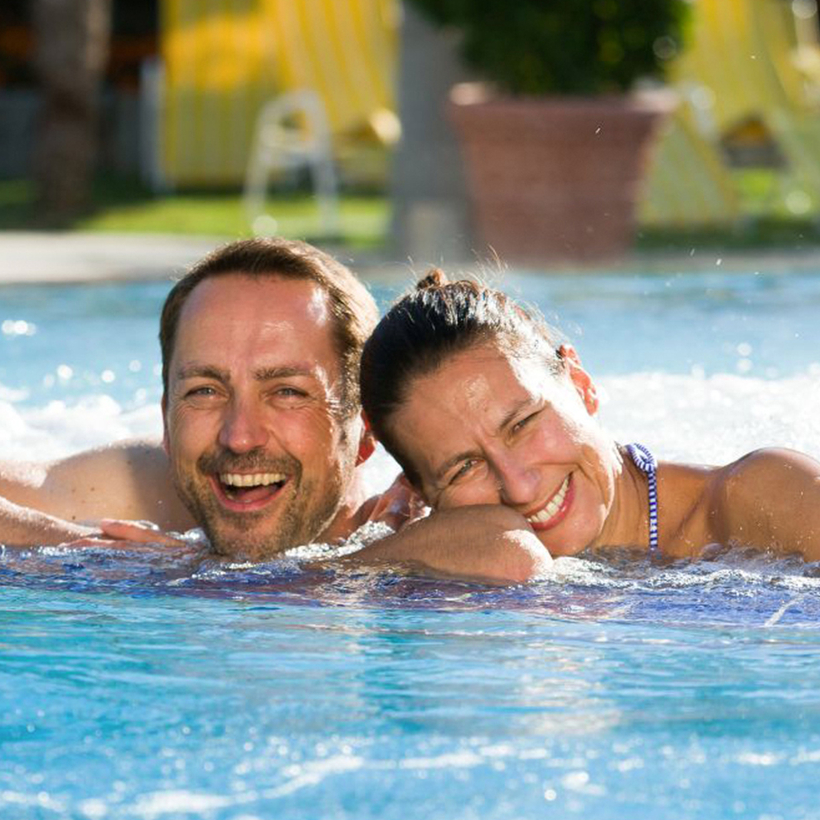 Wellnessreise Bad Krozingen mit Vita Classica Therme für 2, mydays Erlebnisgutschein, als PDF ausdruckbar oder Versand mit Geschenkverpackung