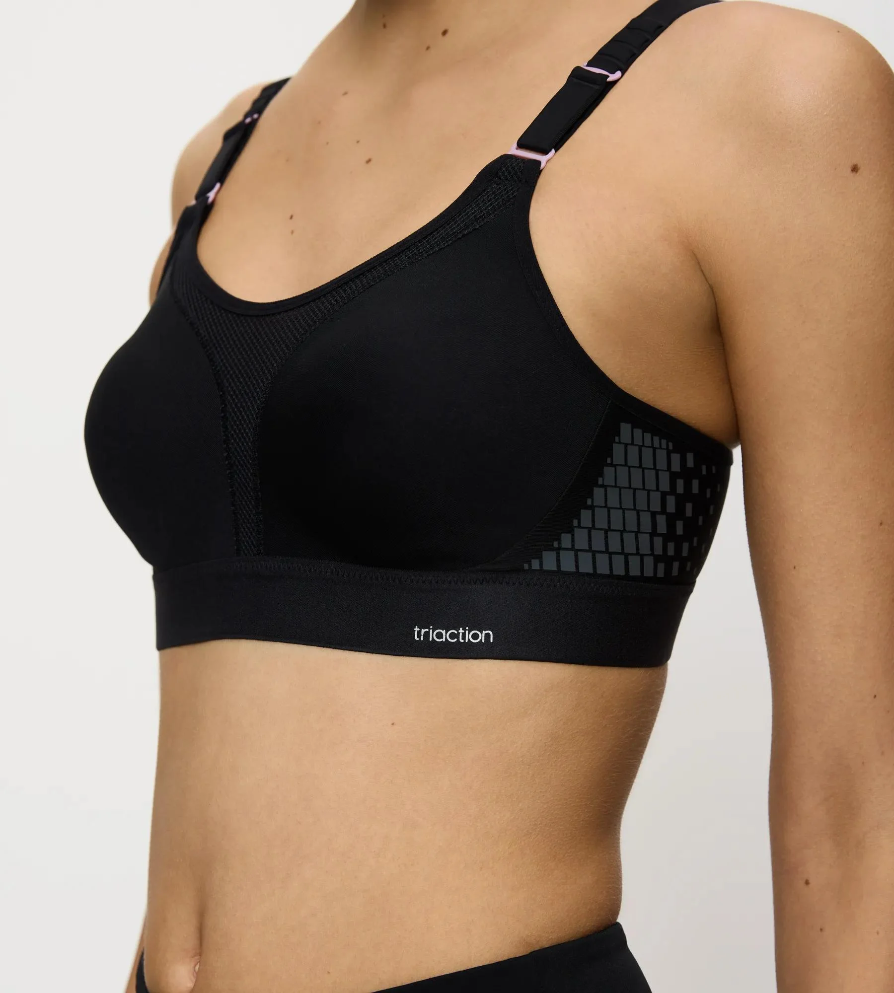 Triaction® By Triumph Extreme Lite Sport Bh, Feuchtigkeitsregulierend, Atmungsaktiv, FüR Damen, Schwarz, 75B