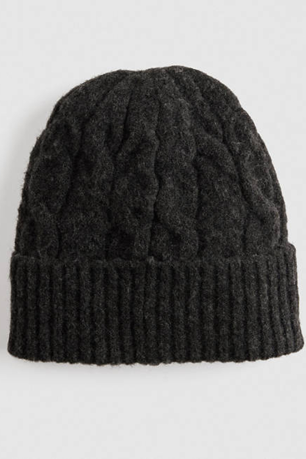 Levi's Holiday Cable Knit Backpatch Beanie In Black