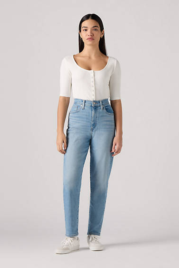 LEVI'S HIGH WAISTED MOM JEANS 