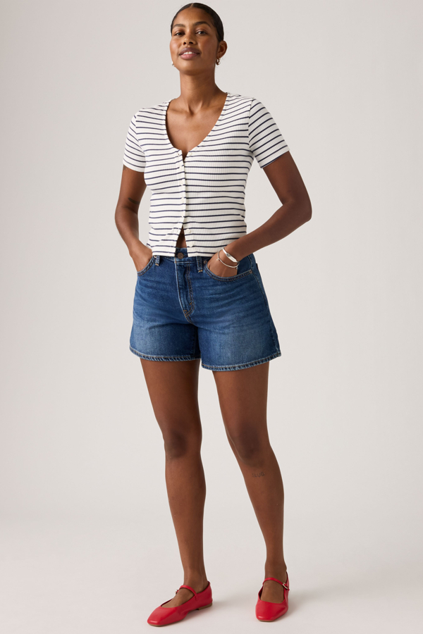 Levi's Lightweight Cinch Shorts mit mittlerer Oberschenkellänge - Damen - Mittlere Waschung / Mittlere Waschung