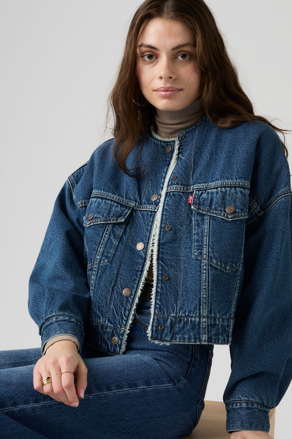 Collarless Cropped Sherpa Trucker Jacket - Mujer - L - Medium Wash / Rogue Rumor
