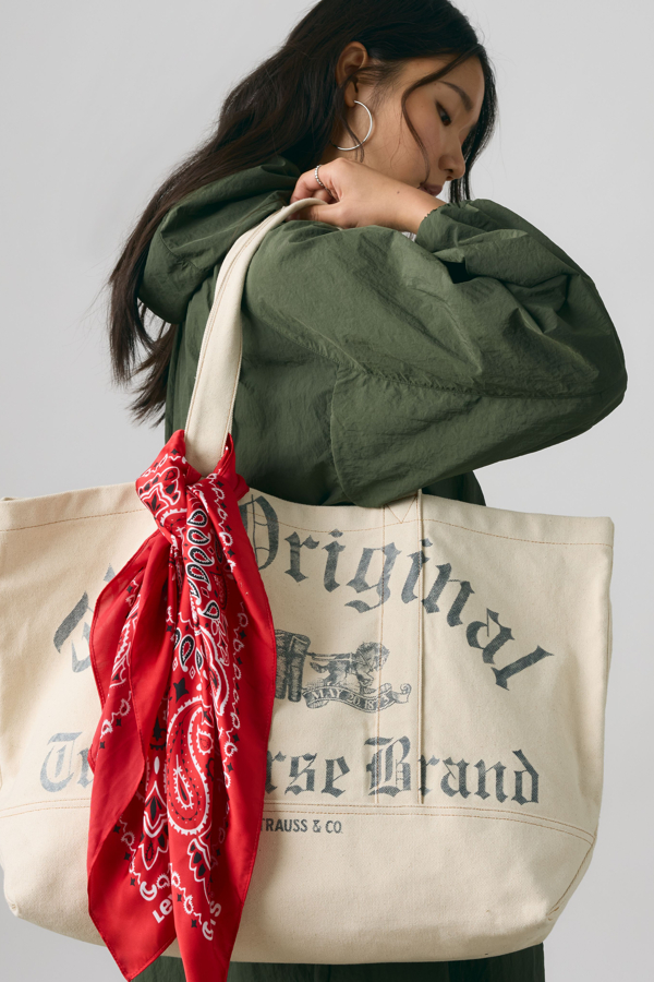 Levi's XL Graphic Tote Bag - Women - One Size - White / Navy Graphic two Horse Gothic