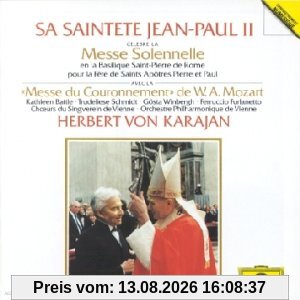 Sa Sainteté Jean-Paul Il Célèbre La Messe Solennelle...