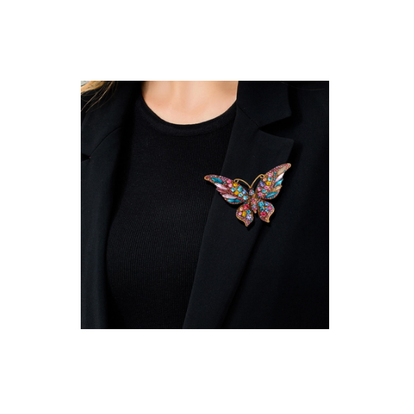 lumanuby broche moda Beautiful Mariposa Broche Personalidad salvaje insectos ropa accesorios corsé decoración bufandas chal para mujer para boda banquete nuevo estilo 2018 