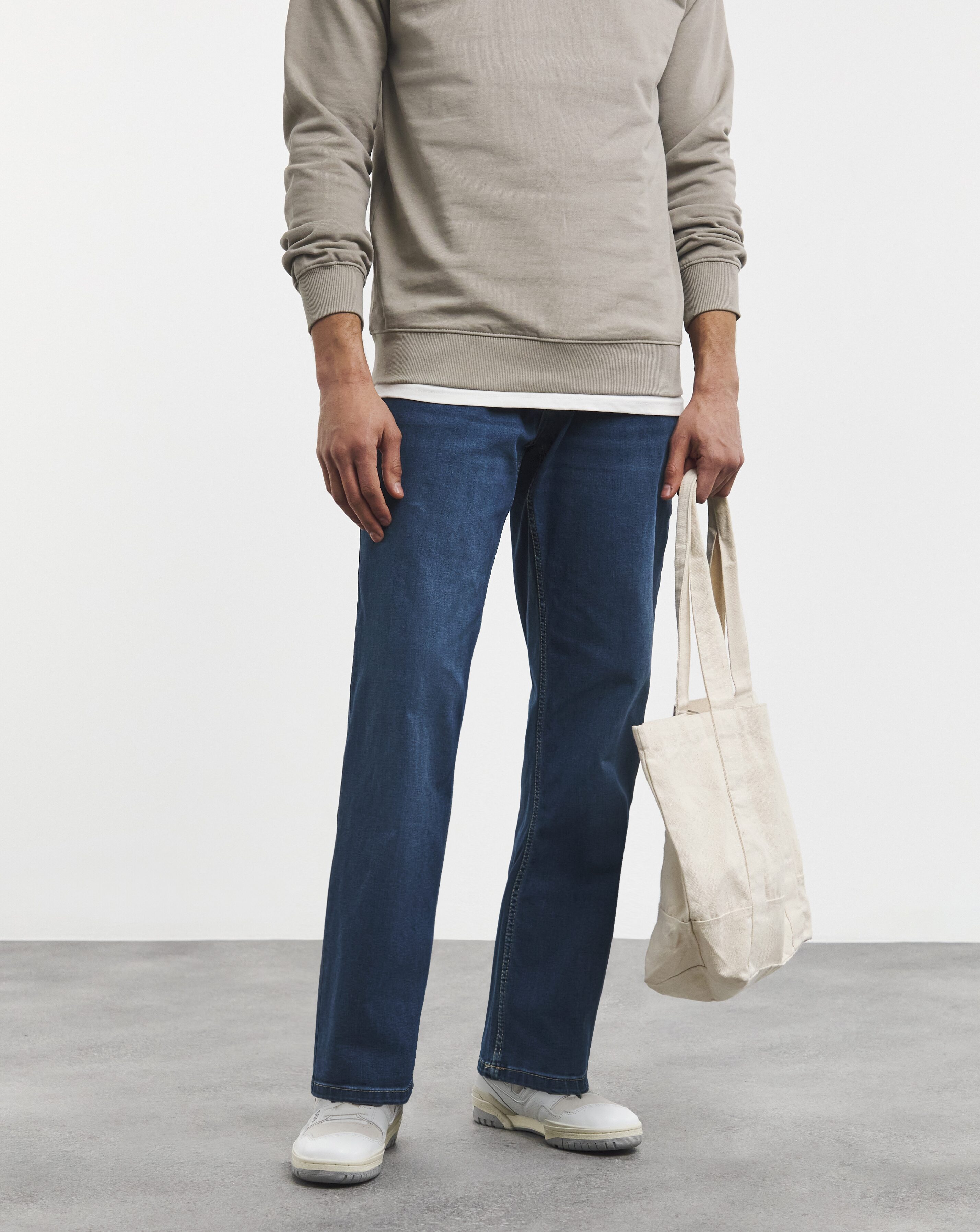 Loose Fit Stretch Jean Mid Wash