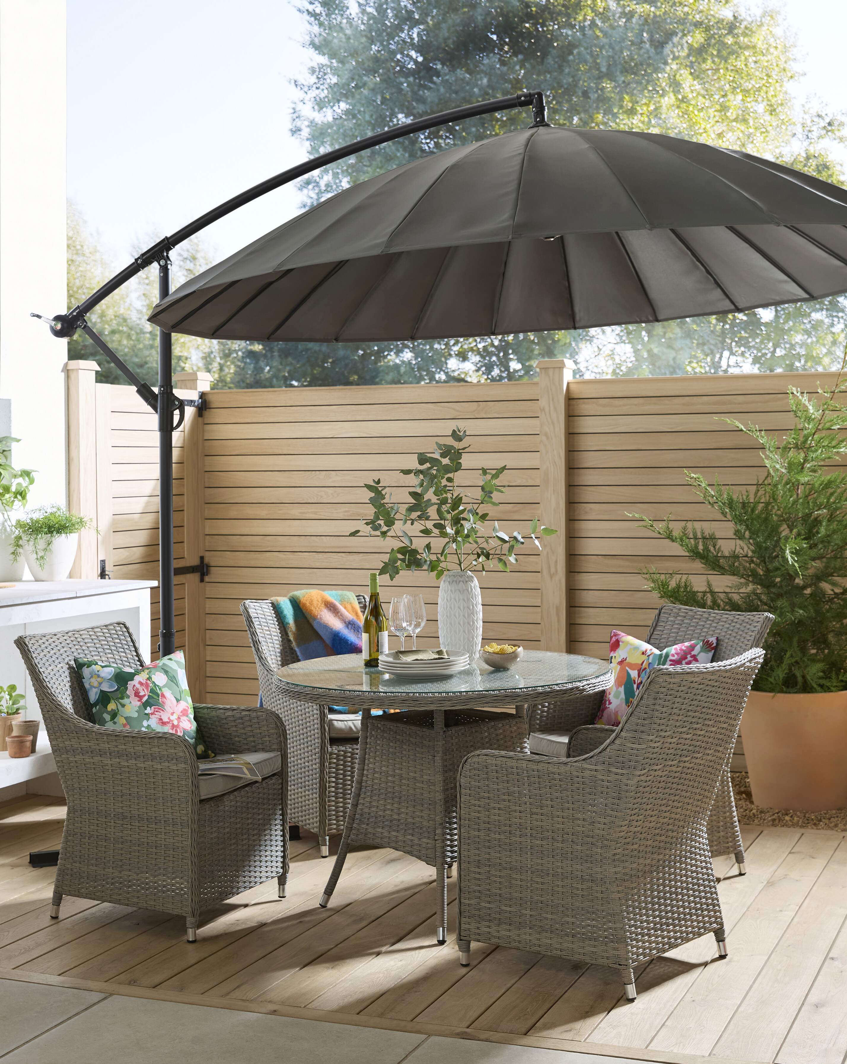 Shanghai Cantilever Parasol - 3m