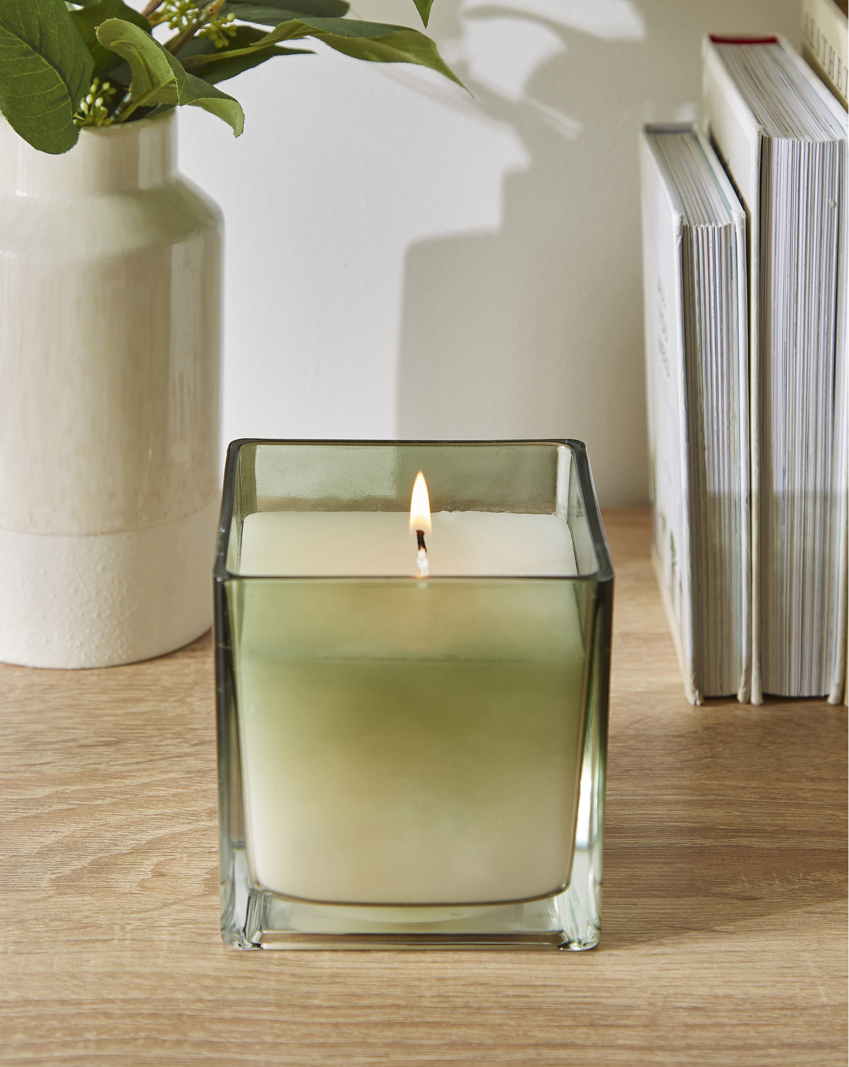 Candlelight Fig & Apple Scented Candle - Green - 40 Hour Burn Time