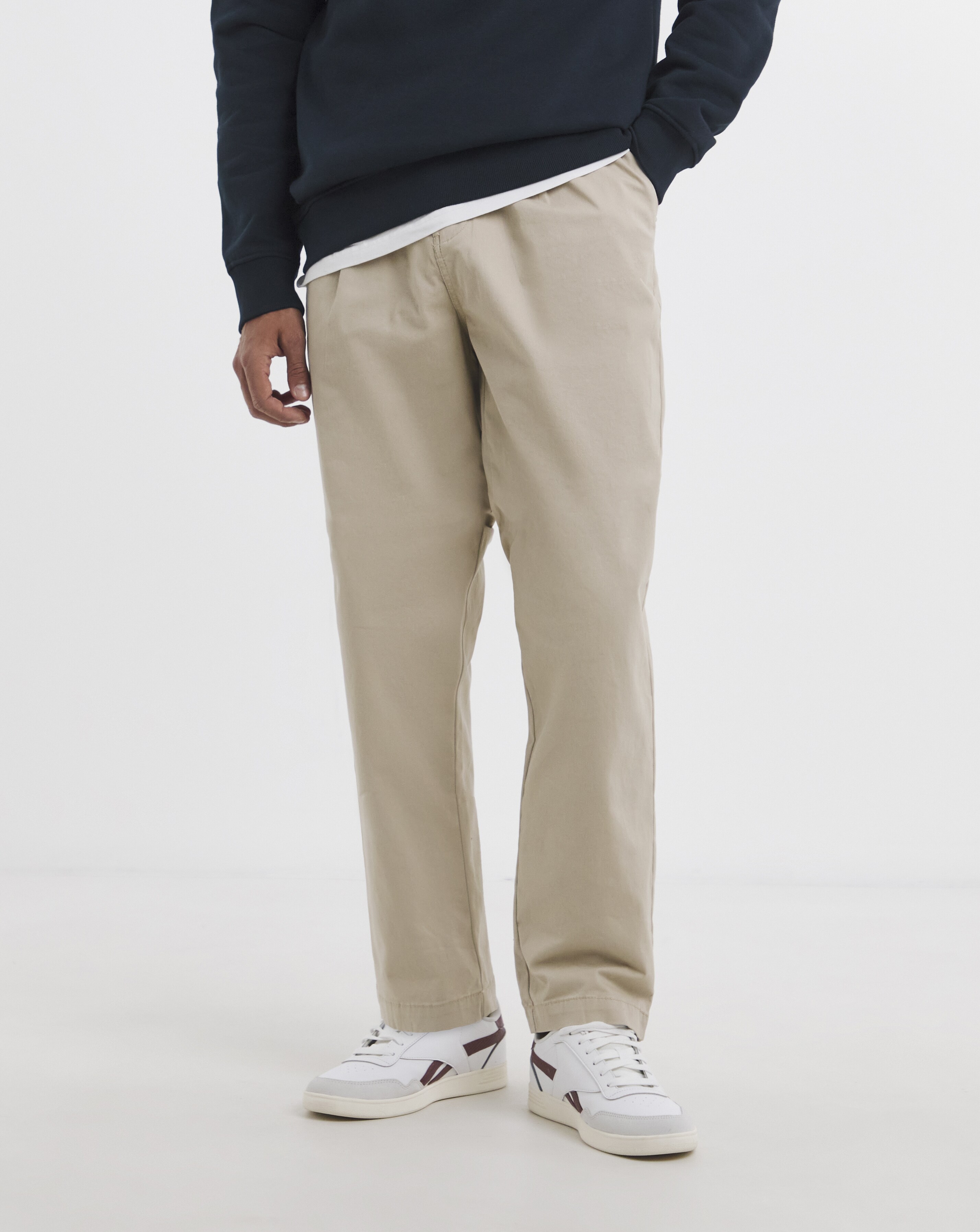 Pleat Front Loose Tapered Fit Chino