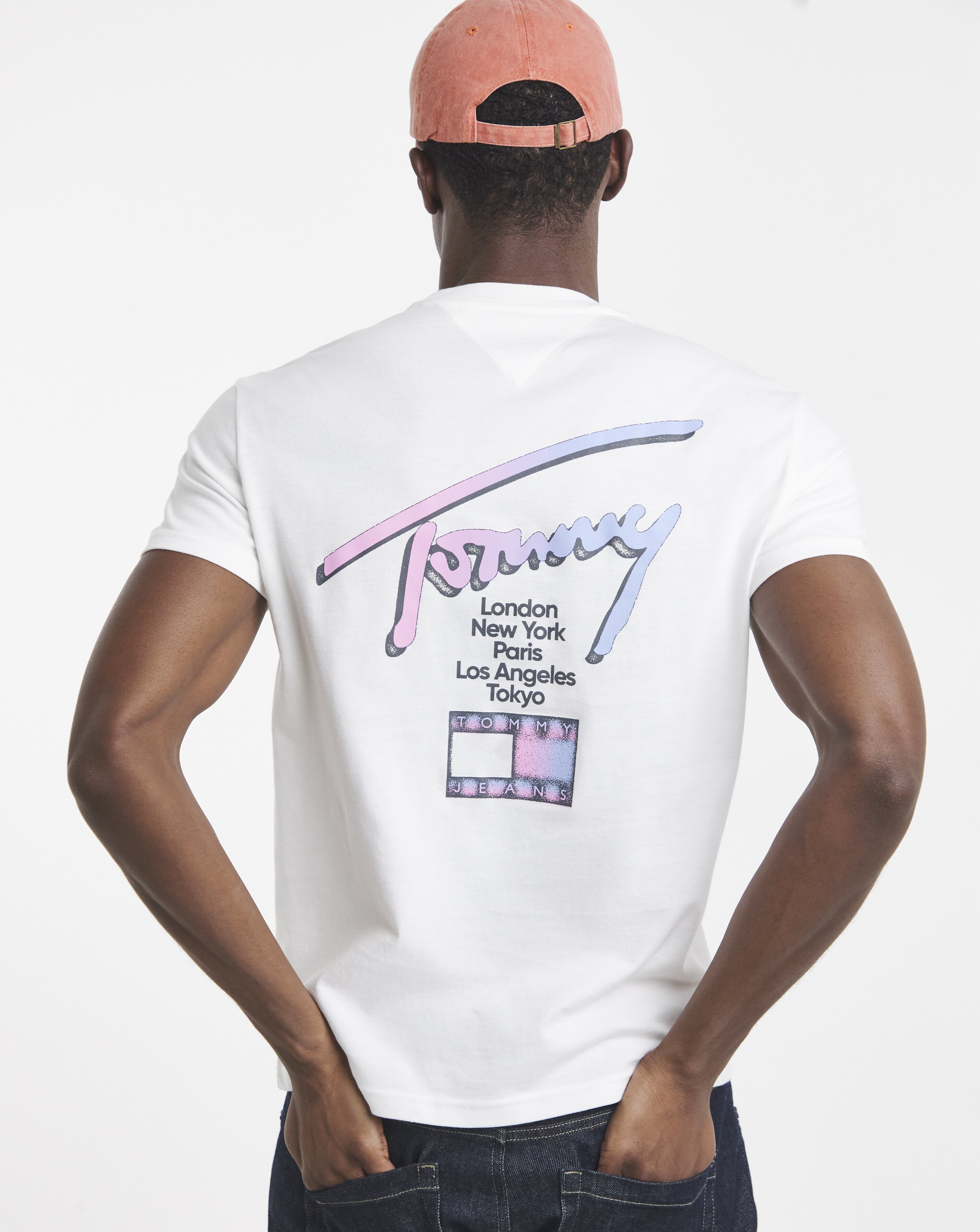 New In - Tommy Jeans City Signature T-Shirt